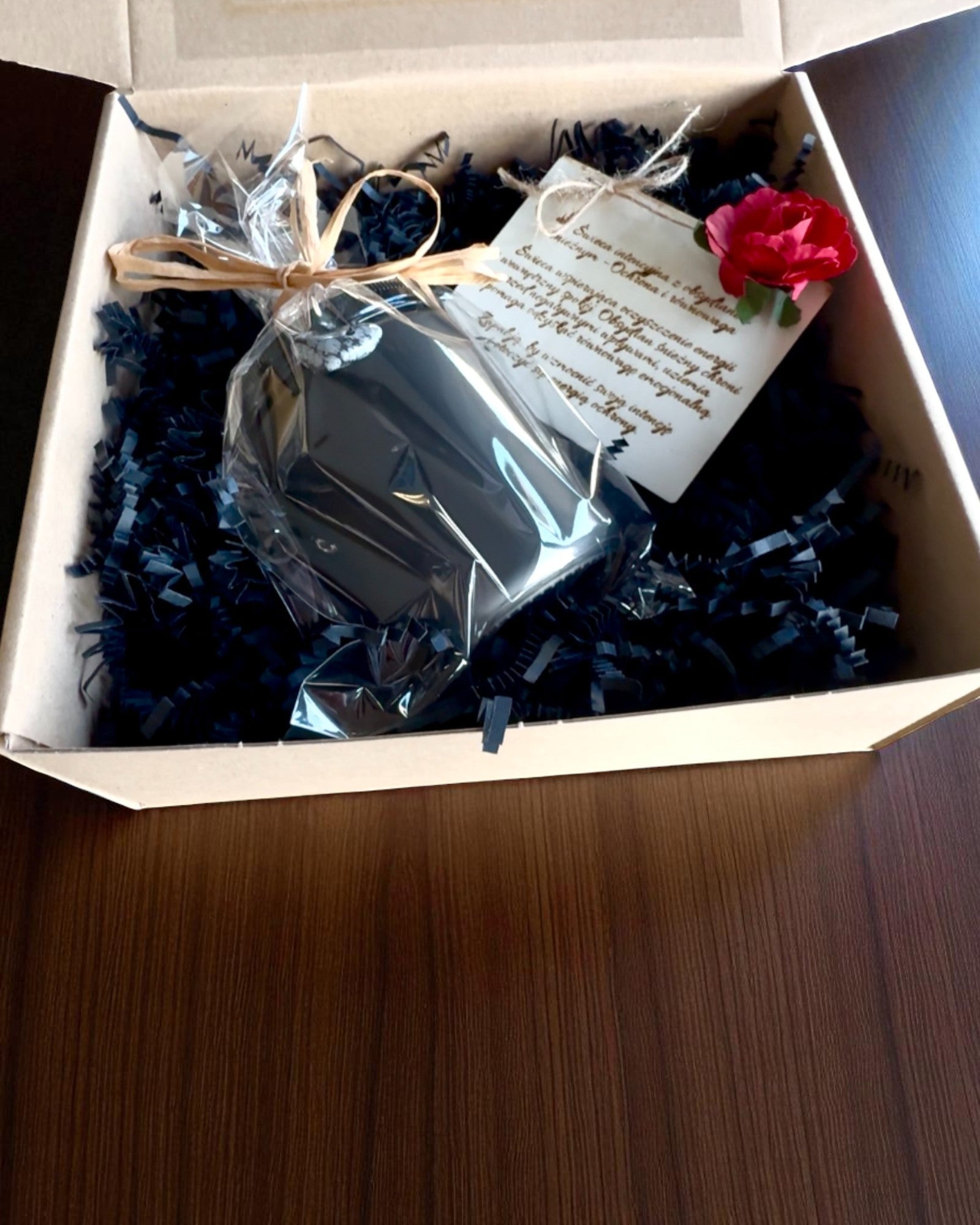 Obsidian Intentional Soy Candle – self-confidence and inner strength, 250 ml, option for personalization as a gift