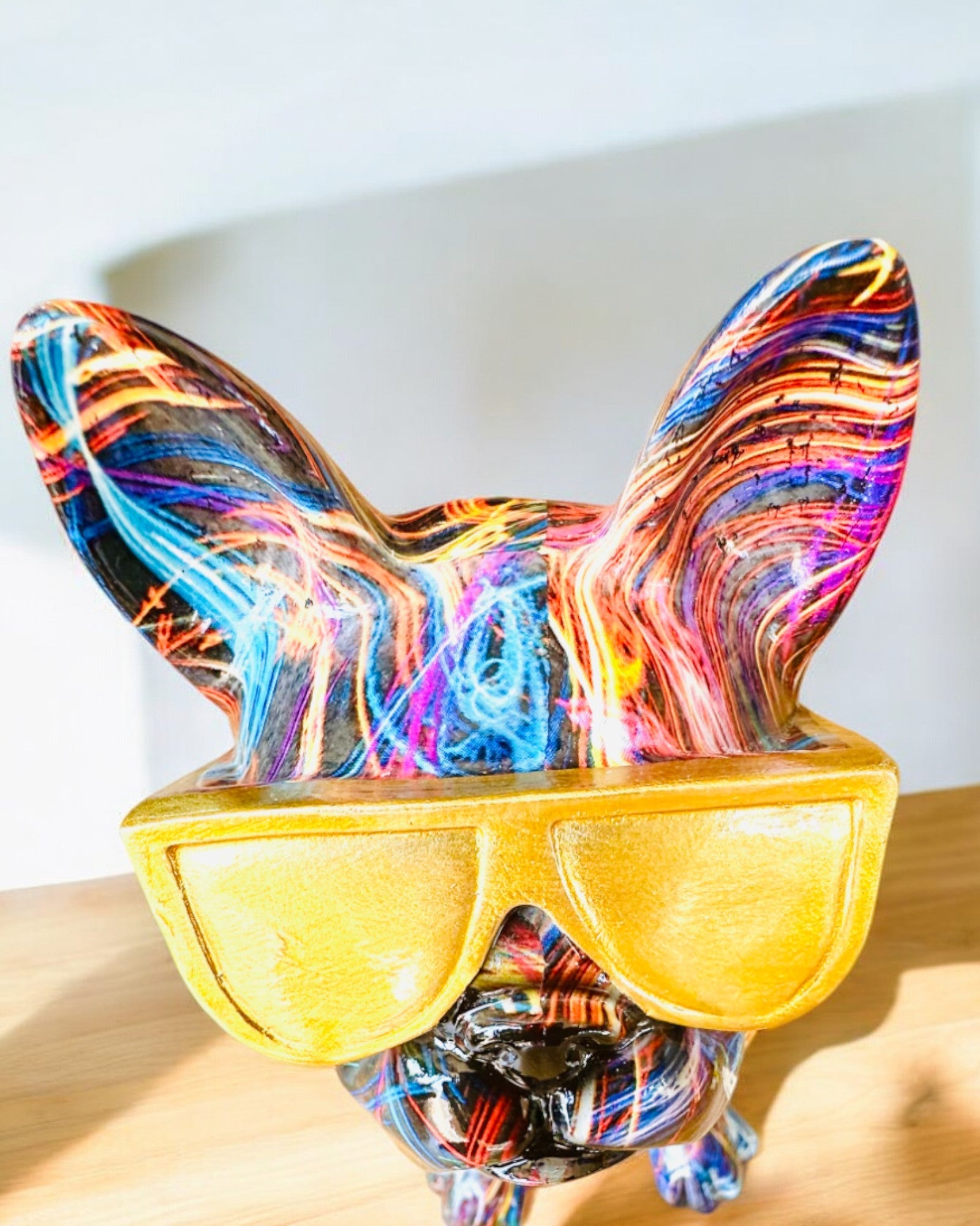Bulldog Colorato con Occhiali - Decorazione d'Interni Unica, statuetta decorativa per regalo, personalizzazione con incisione