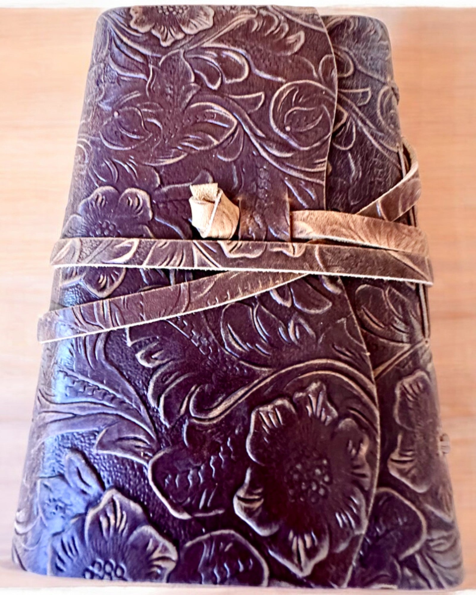 Taccuino Premium in Pelle "Eleganza della Natura" - 200 pagine, 120g, notes, album da disegno, 2 colori a scelta, personalizzazione con incisione