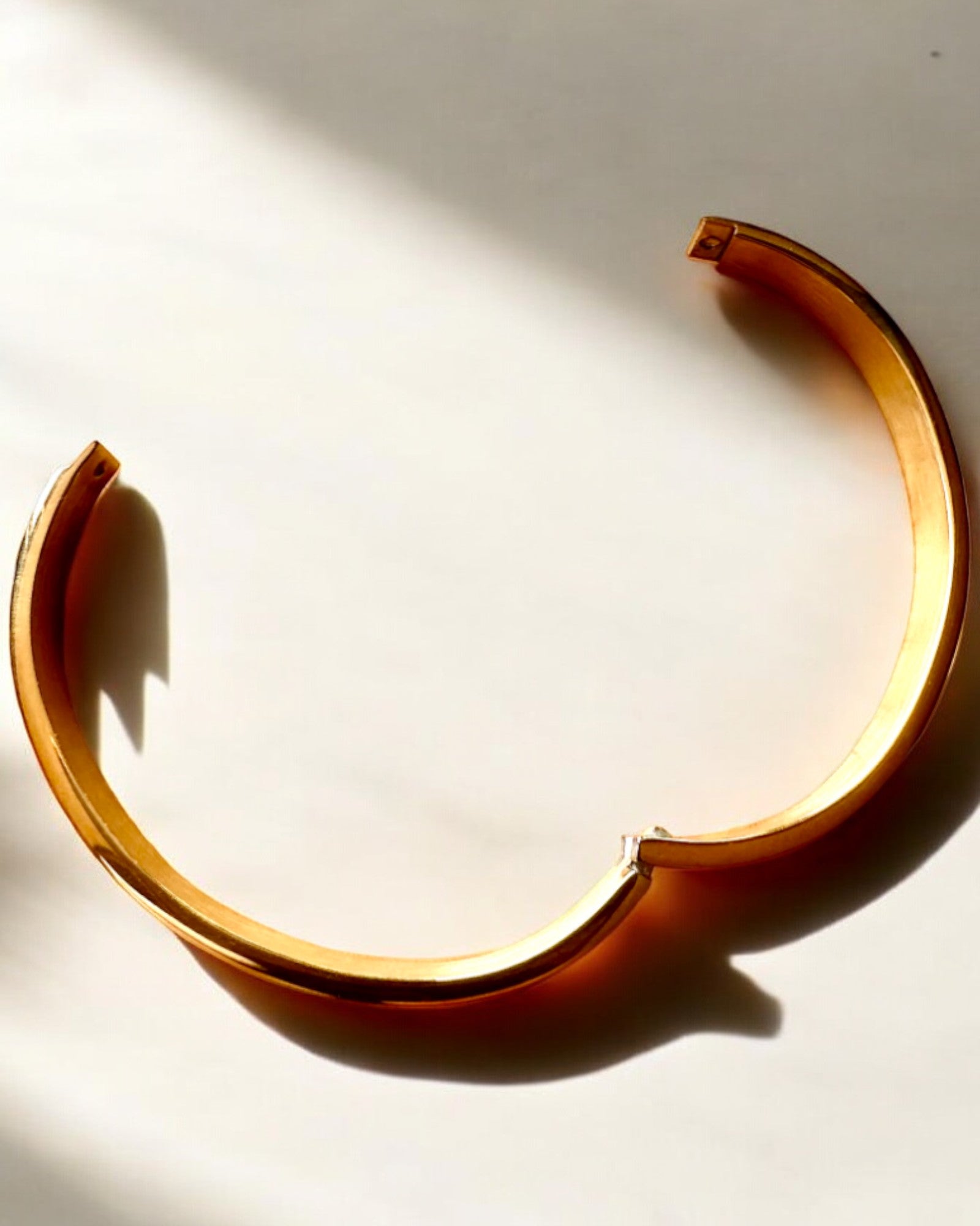 Braccialetto "Czas Elegancji" - colore oro Acciaio Inossidabile con Numeri Romani, possibilità di personalizzazione con incisione