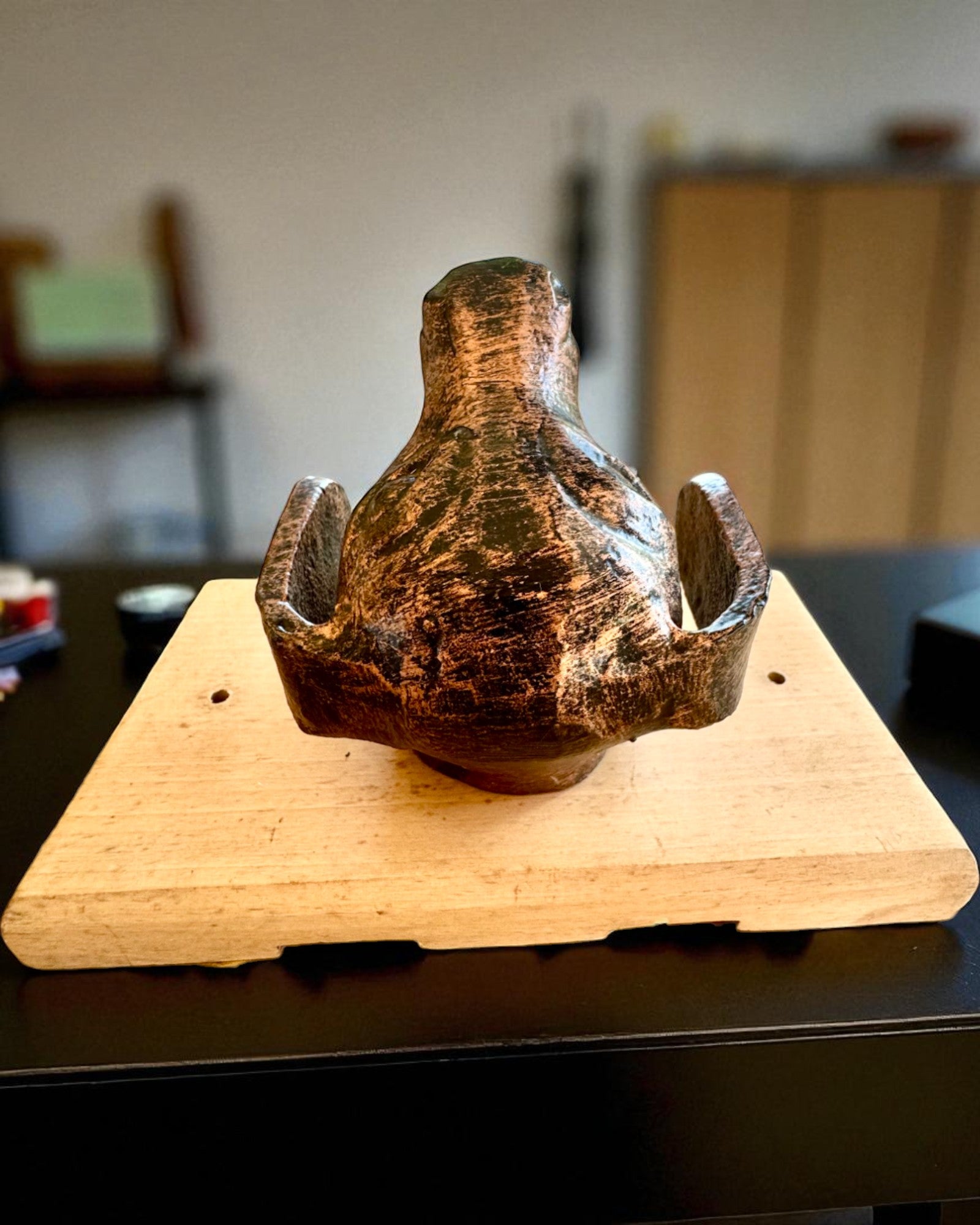 Gancio in ottone Cane Amico, realizzato a mano, possibilità di personalizzazione con incisione su legno