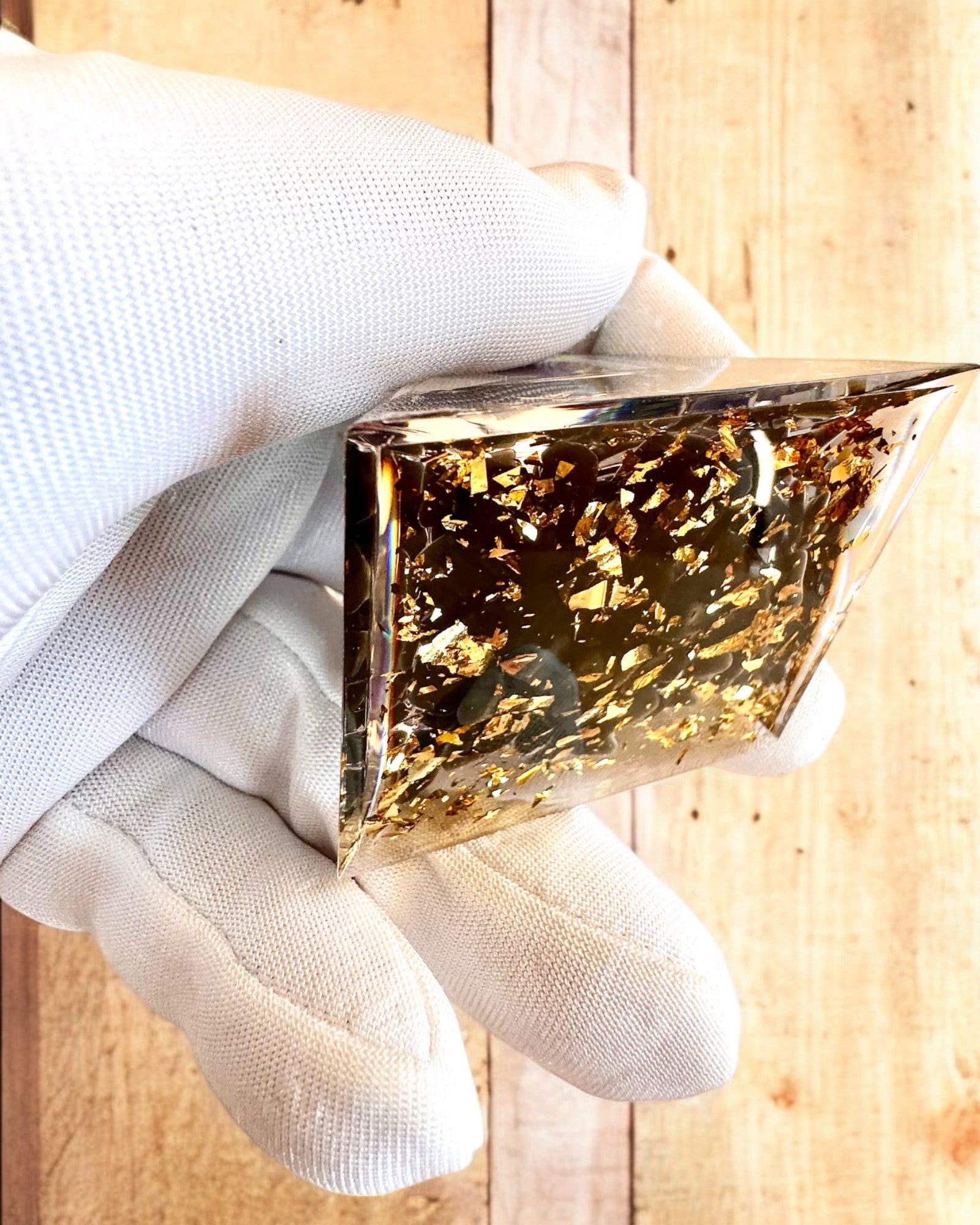 Pyramide Énergétique en orgonite "Pyramide Cosmique" Essence Galactique, pour cadeau