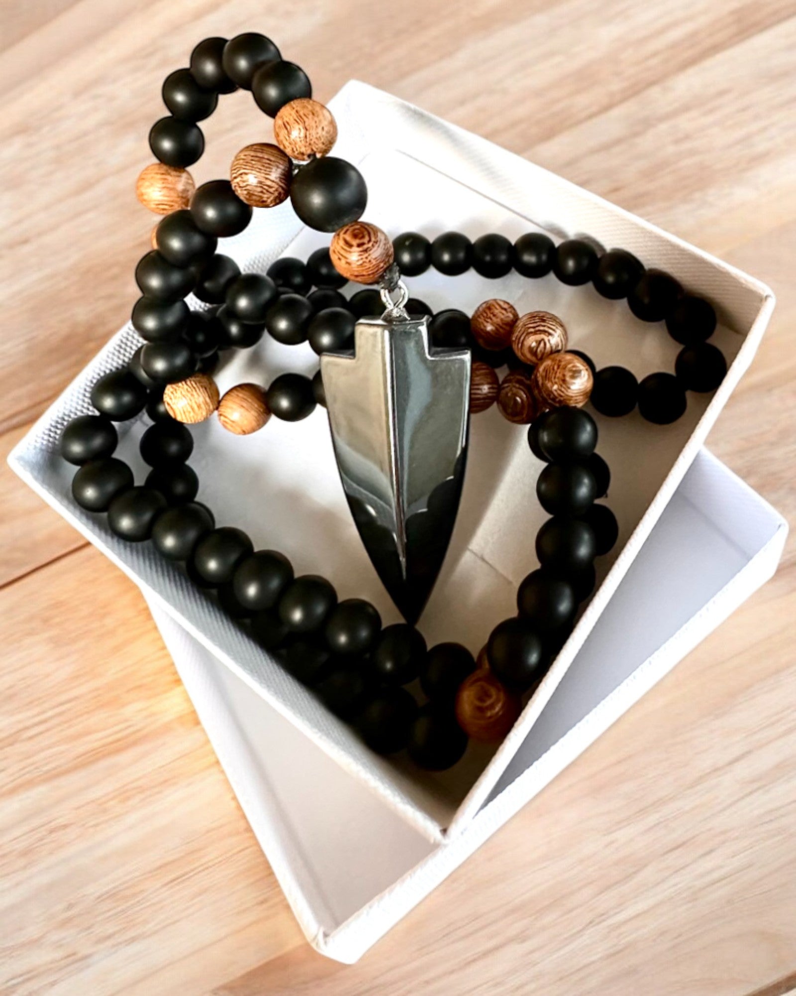Strzała Mocy, Collier avec Obsidienne Noire et Perles en Bois, personnalisation avec gravure pour cadeau