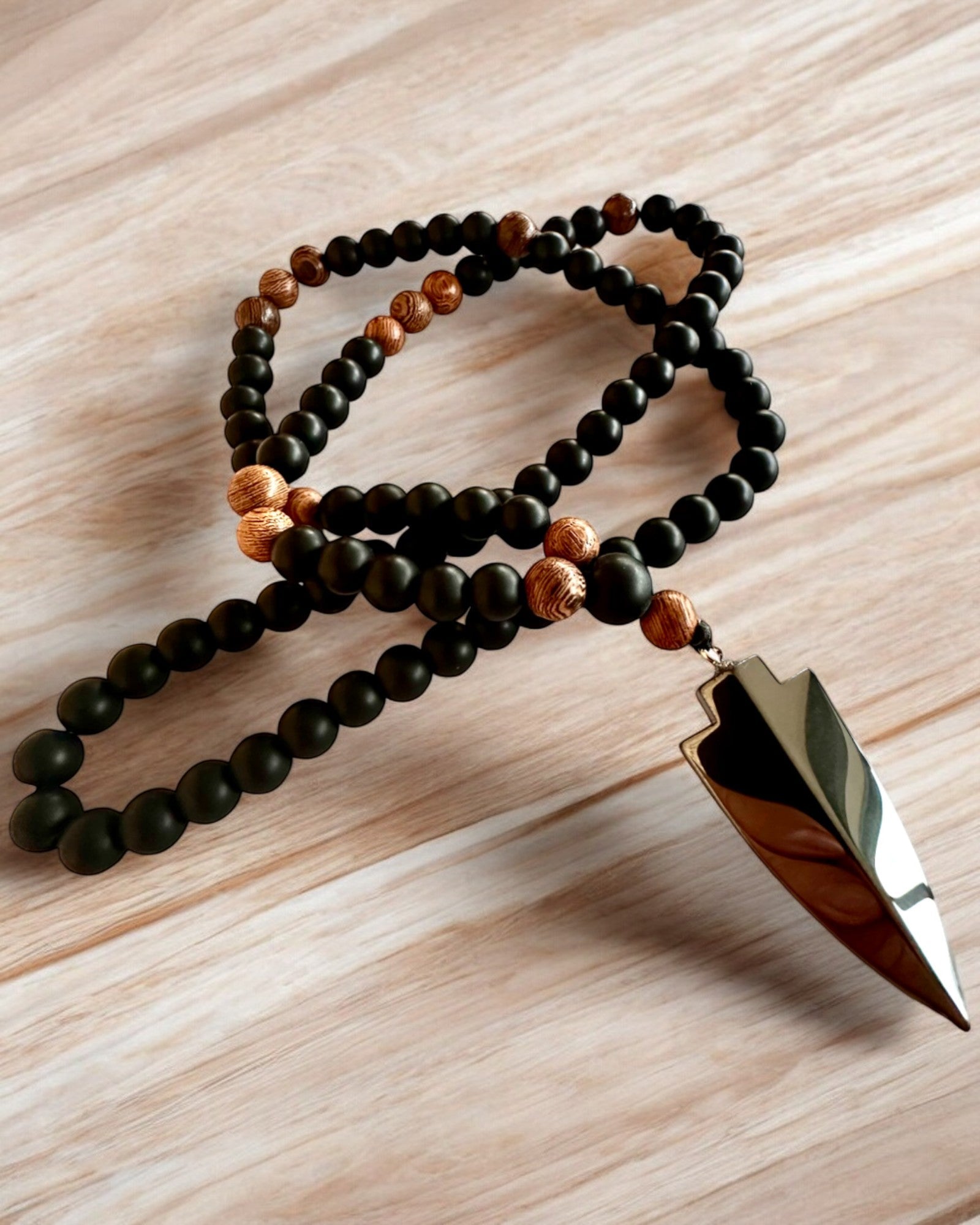 Strzała Mocy, Collier avec Obsidienne Noire et Perles en Bois, personnalisation avec gravure pour cadeau