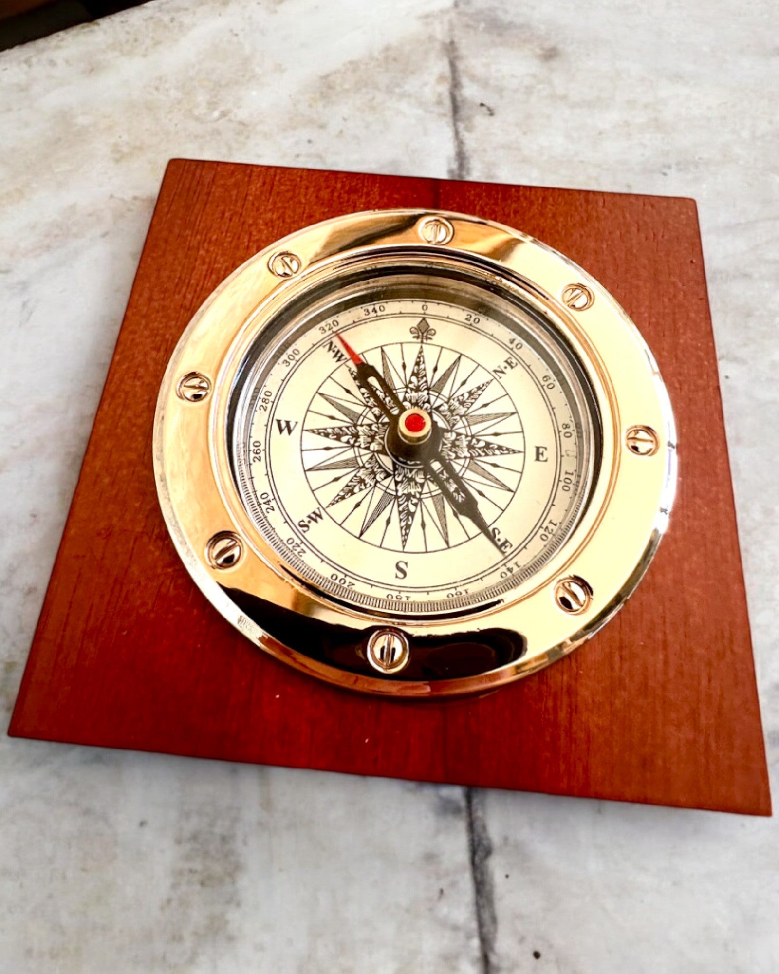 Bussola "Navigator2" - Eleganza Classica in Ottone e Legno, personalizzazione con incisione per regalo
