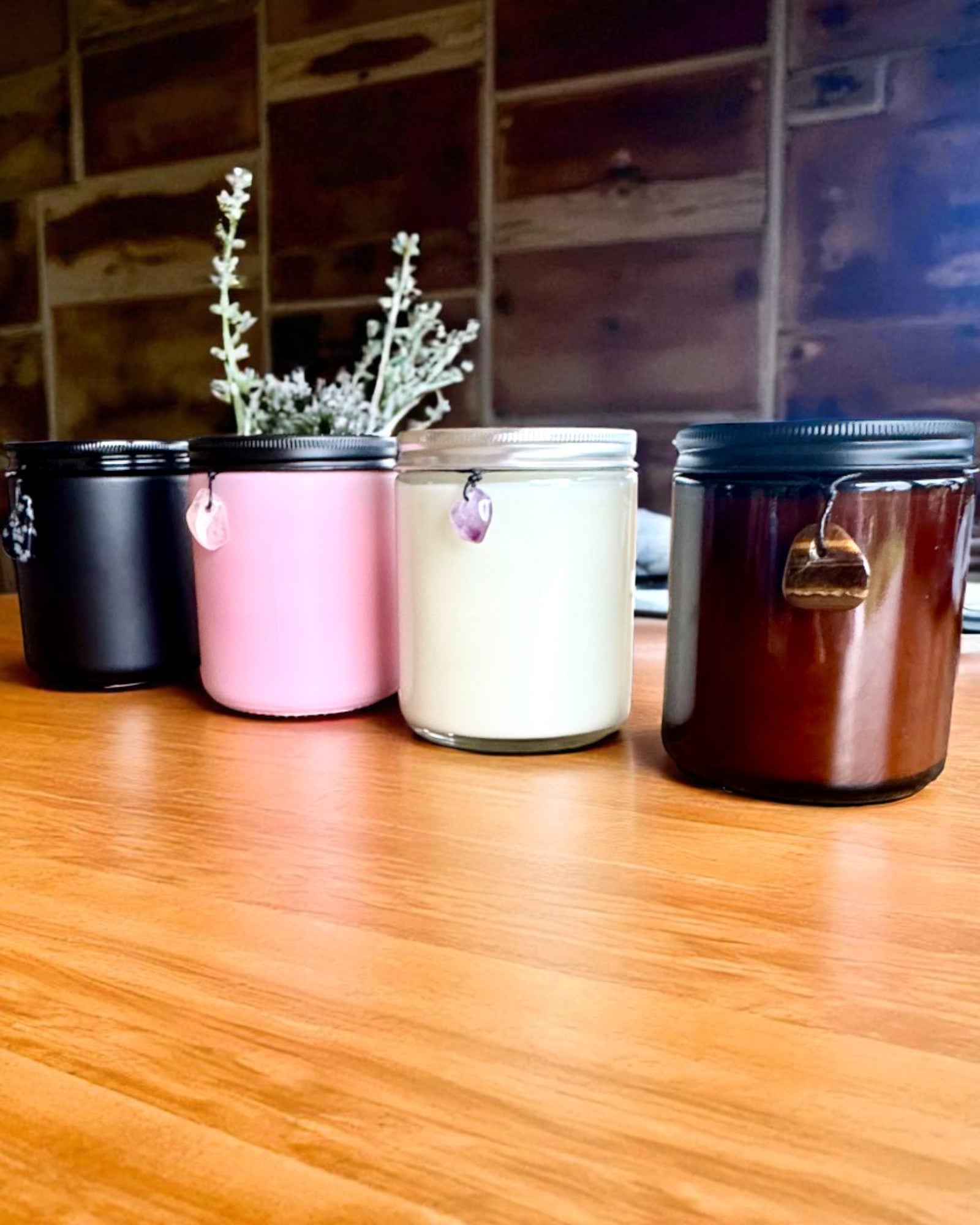 Obsidian Intentional Soy Candle – self-confidence and inner strength, 250 ml, option for personalization as a gift