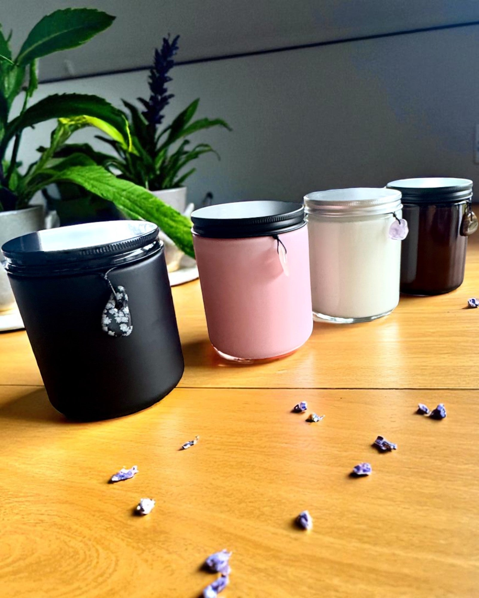 Intentional Soy Candle Rose Quartz – love, harmony and peace of heart, 250 ml, possibility of personalization as a gift