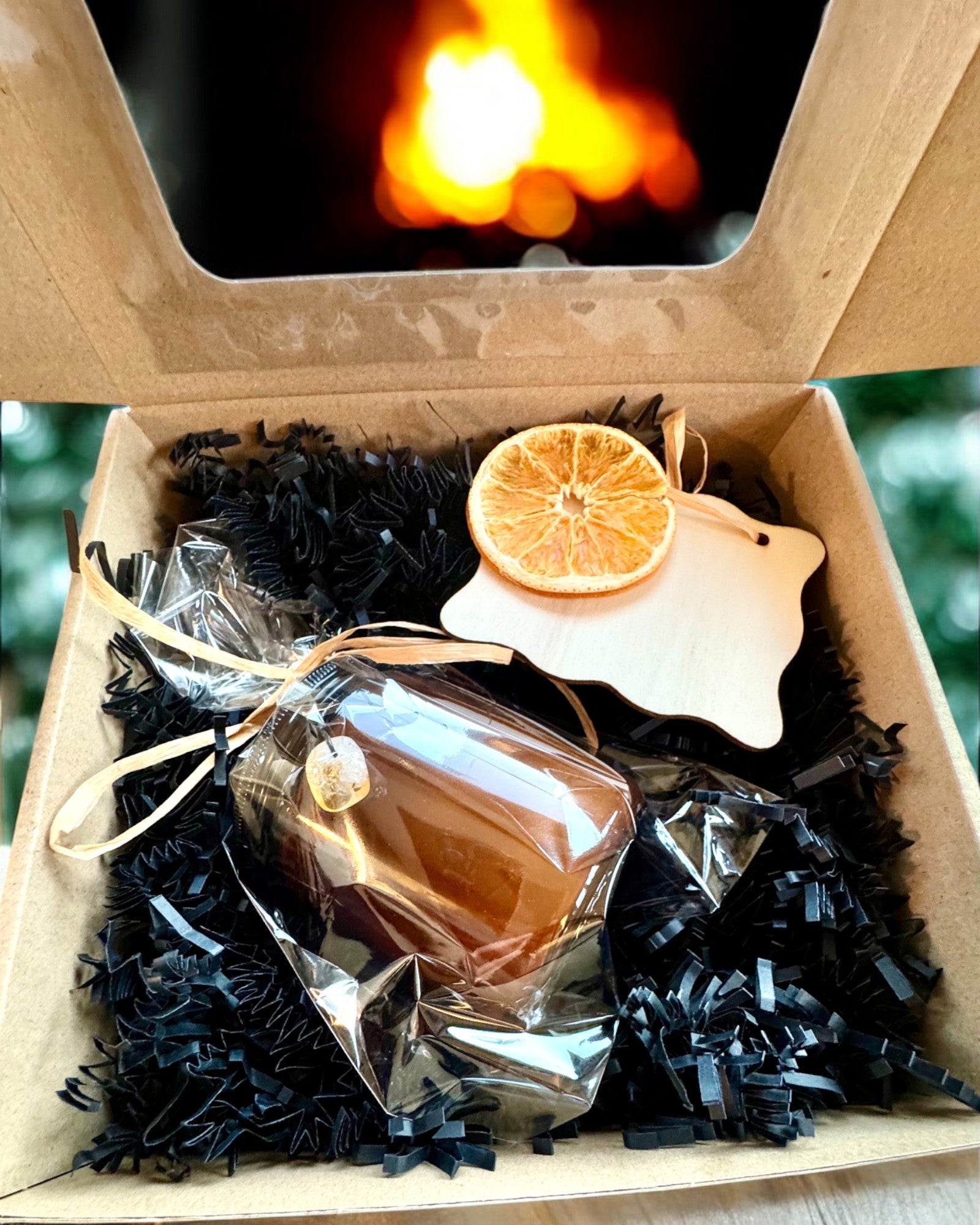 Bougie de soja intentionnelle 250 ml avec pierre naturelle â choisissez votre Ă©nergie : Citrine ou Grenat, personnalisation par gravure pour cadeau