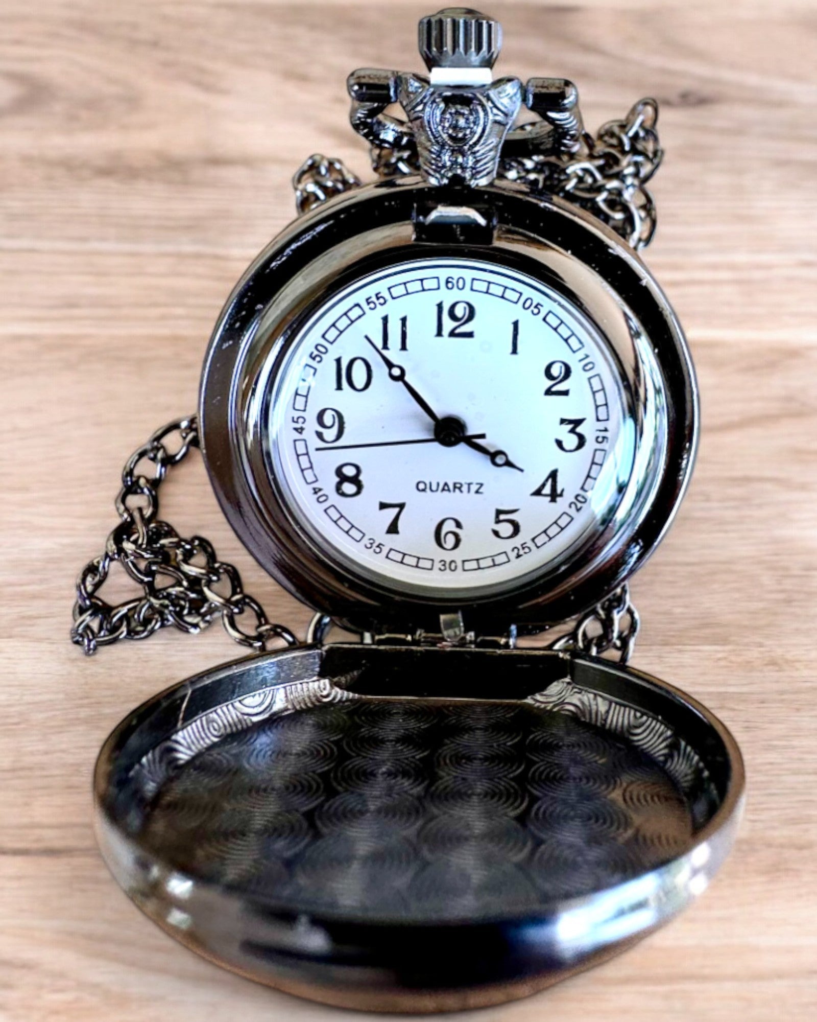 Montre de Poche Lunar Wolf – Horloge du Loup Lunaire, possibilité de personnalisation avec gravure pour cadeau