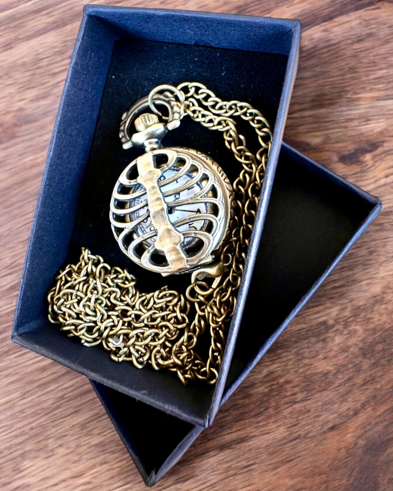Pocket watch "Rybia Łuska" with engraving option for a gift