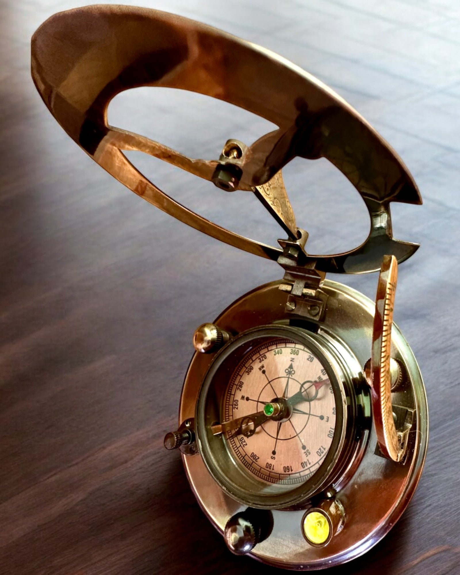 Boussole du Capitaine "Odkrywca 2" - possibilité de personnalisation avec gravure pour cadeau, 2 variantes de couleur au choix