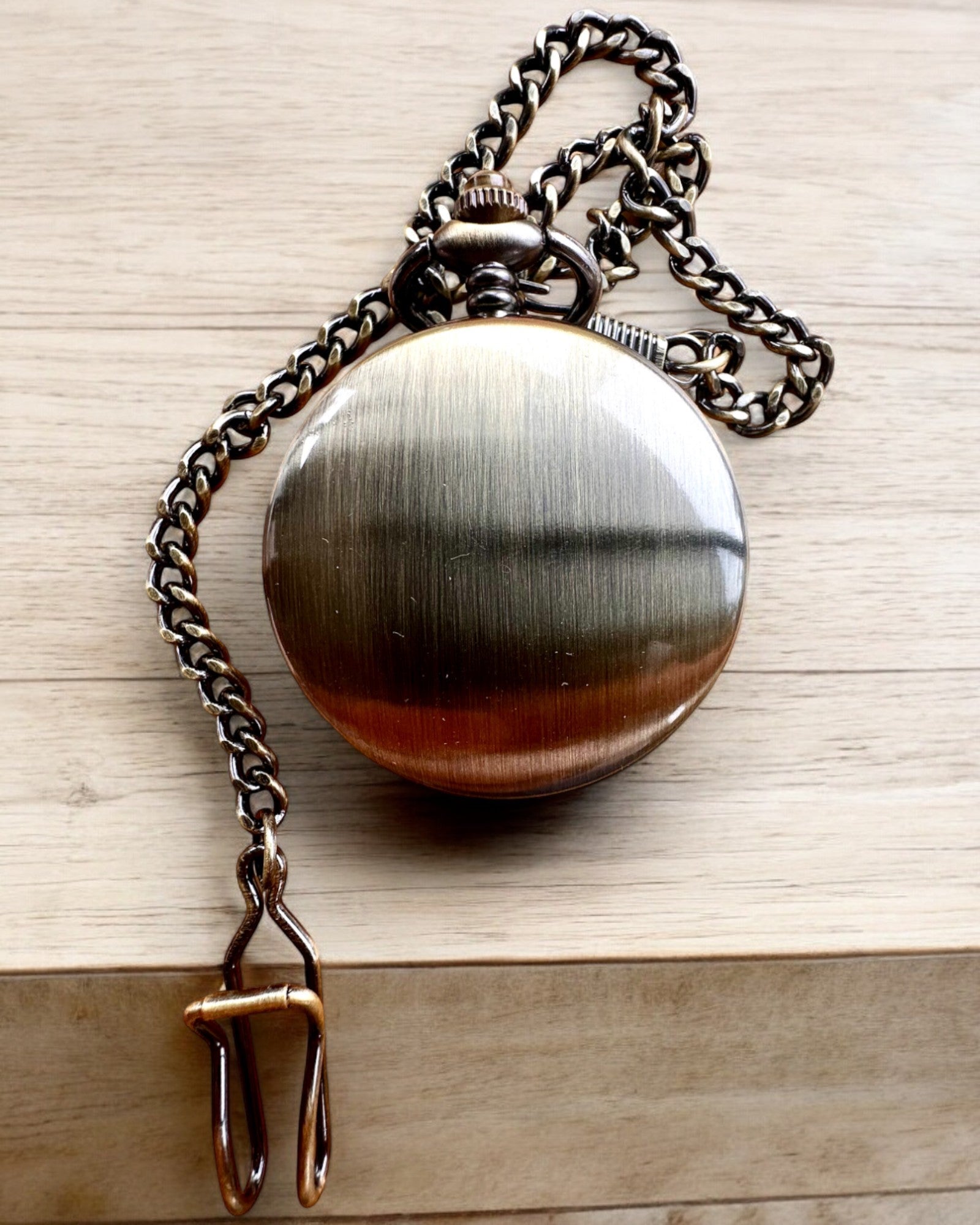 Klassische Taschenuhr "Oldtimer" - stilvolle Retro-Eleganz, personalisierbar mit Gravur als Geschenk