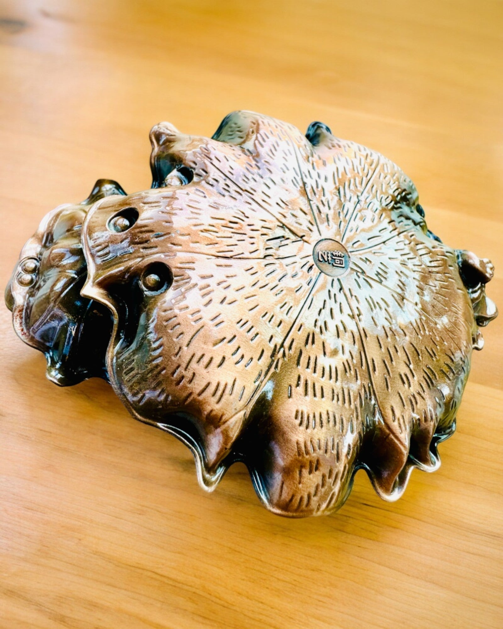 Elegante Porta Incenso in Metallo a Forma di Foglia di Loto - 4 varianti disponibili, possibilità di personalizzazione con incisione per regalo