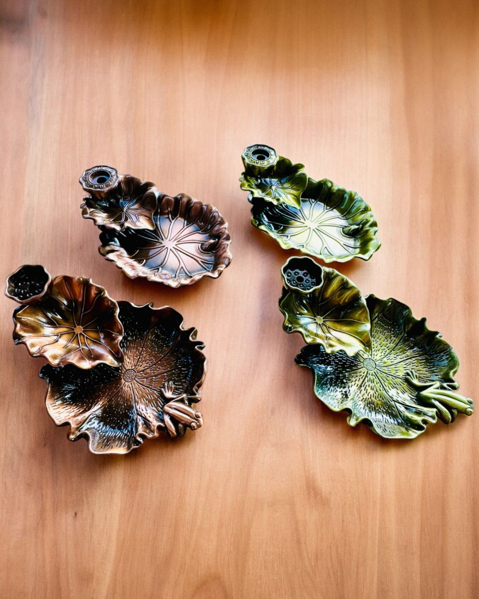 Elegante Porta Incenso in Metallo a Forma di Foglia di Loto - 4 varianti disponibili, possibilità di personalizzazione con incisione per regalo