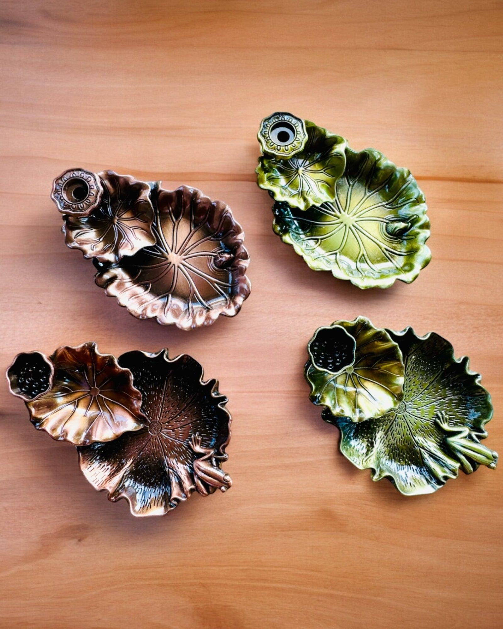 Elegante Porta Incenso in Metallo a Forma di Foglia di Loto - 4 varianti disponibili, possibilità di personalizzazione con incisione per regalo