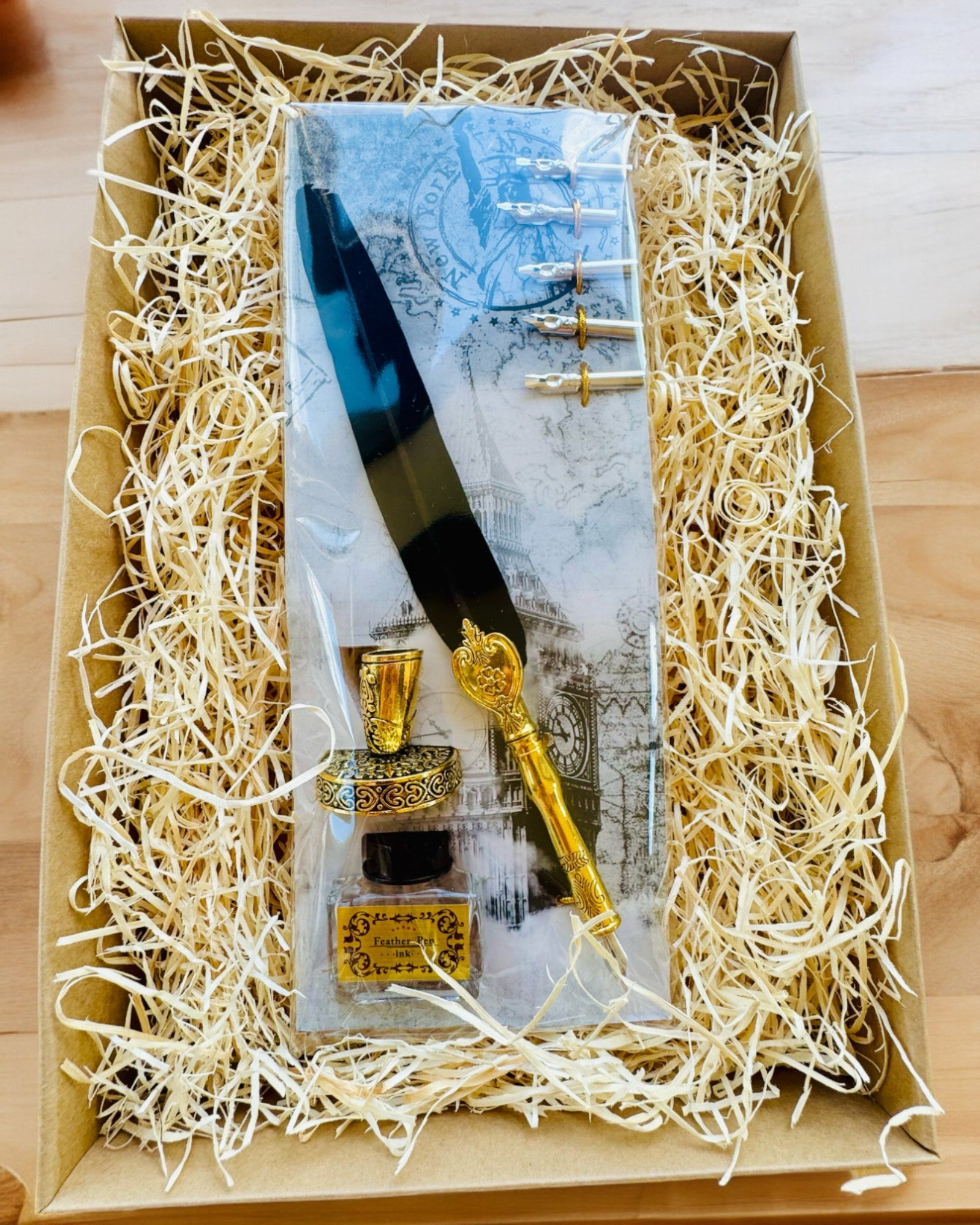Elegante Gänsefeder mit Zubehörset - Royal Quill, personalisierbar mit Gravur