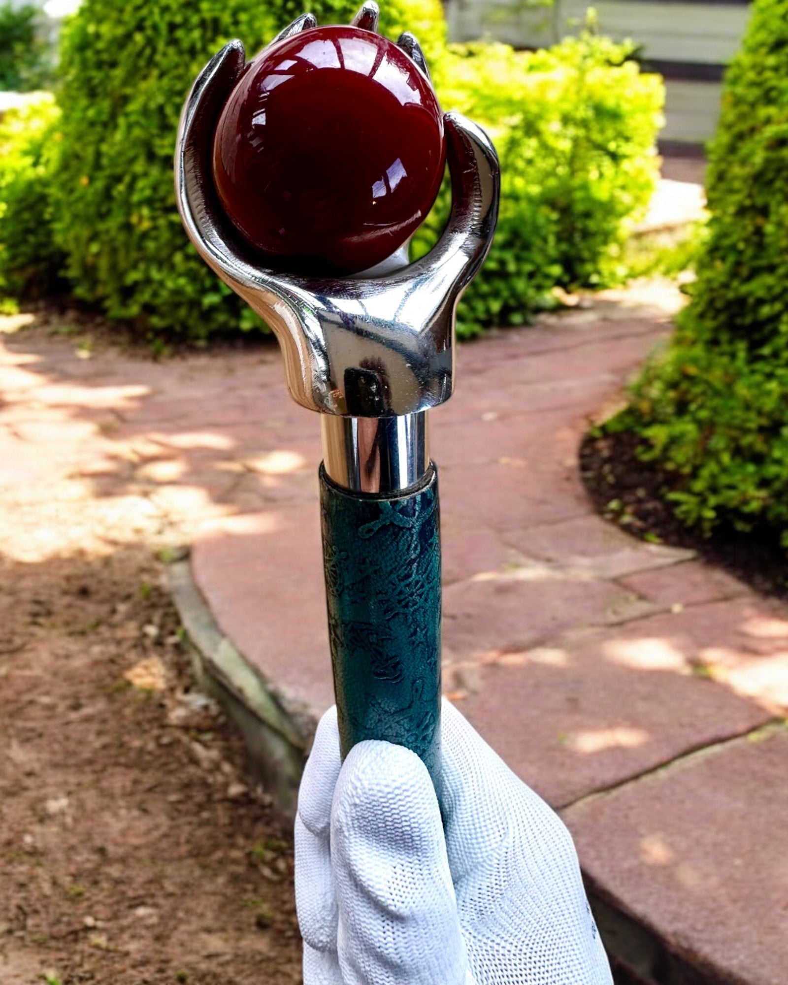 Walking cane "Royal Hand" – handcrafted with natural leather, customizable with engraving