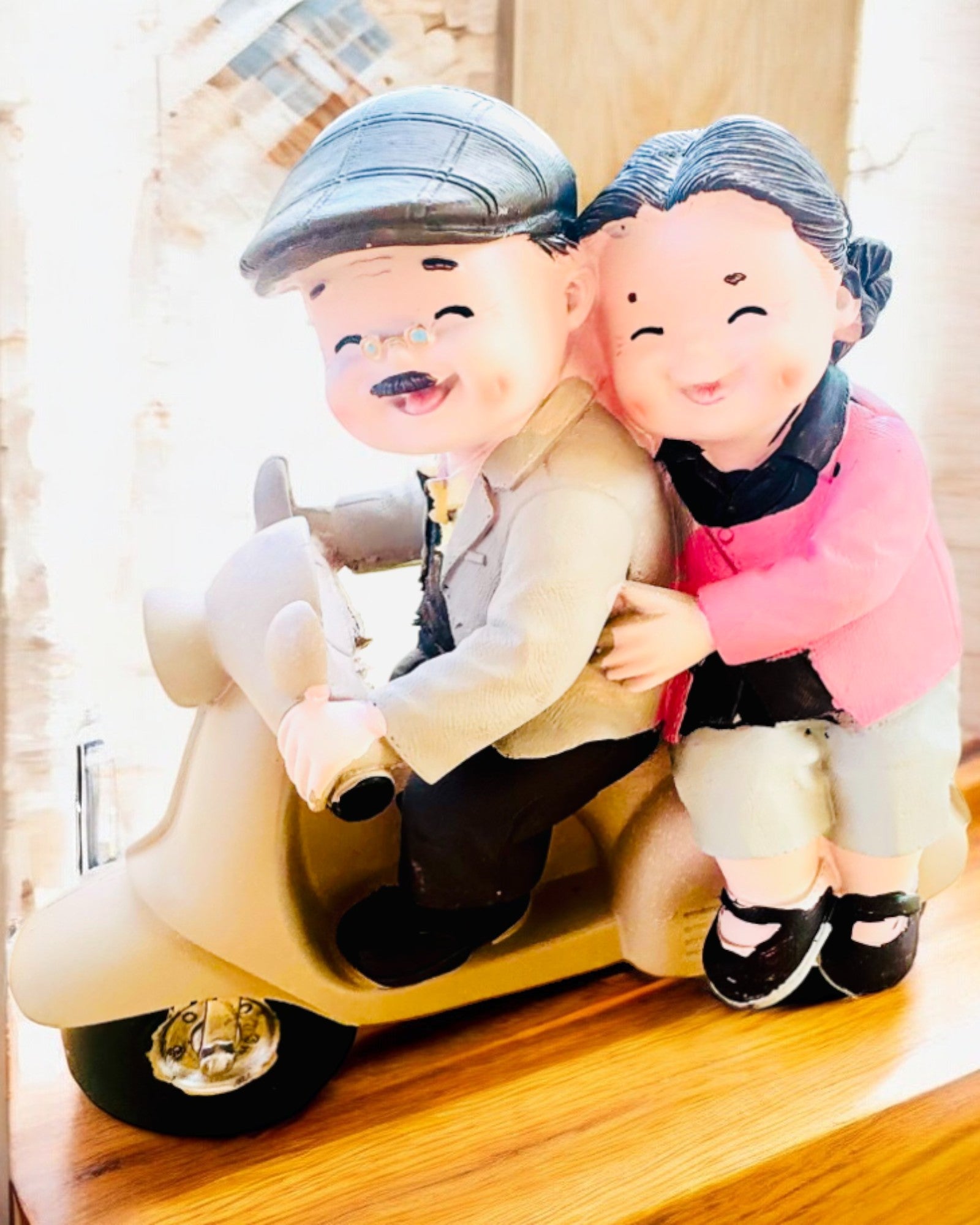 Decorative Figurine Lovers on a Scooter - Personalized with Engraving for a Gift