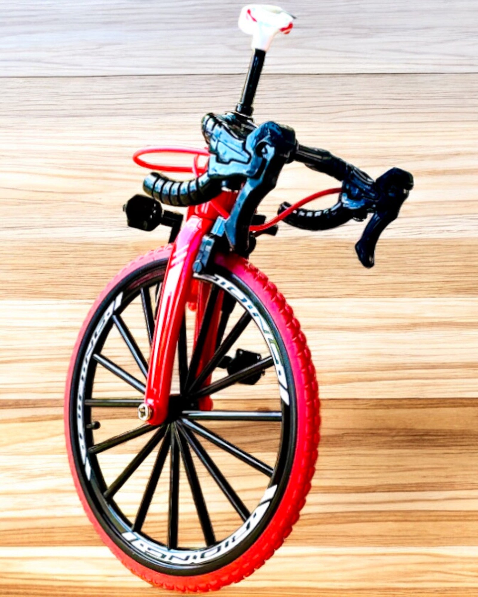 Miniaturmodell Metallfahrrad Roter "SpeedMaster" mit Gravur personalisiert als Geschenk, 2 Farbvarianten