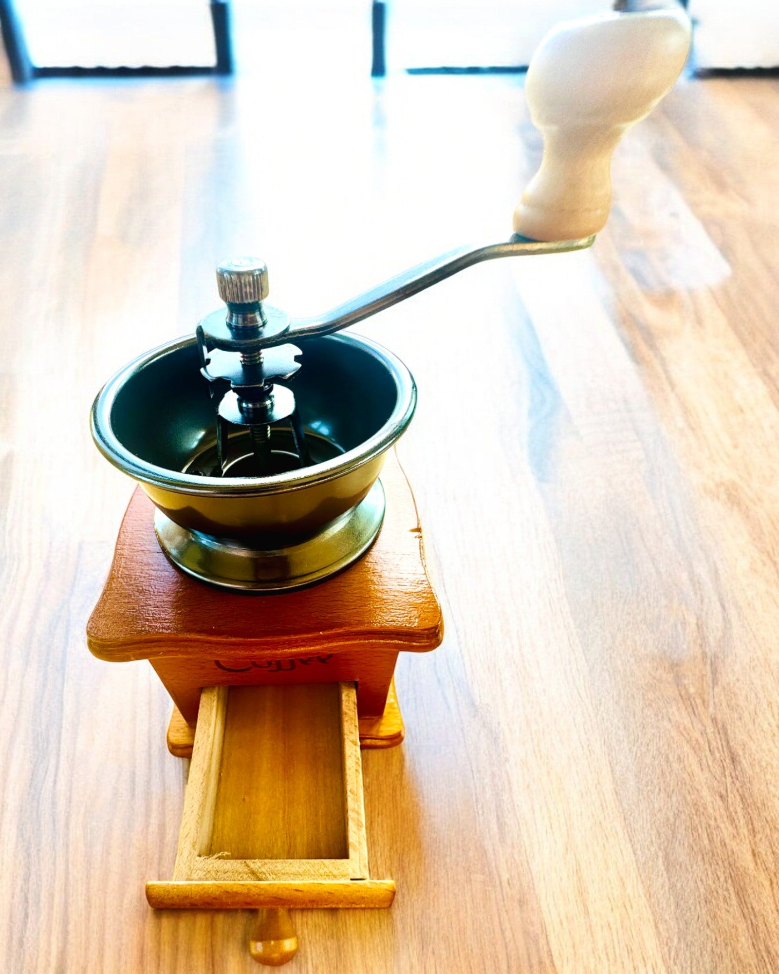 Traditionelle Kaffeemühle Aroma der Klassik - mit Gravuroption, Personalisierung als Geschenk