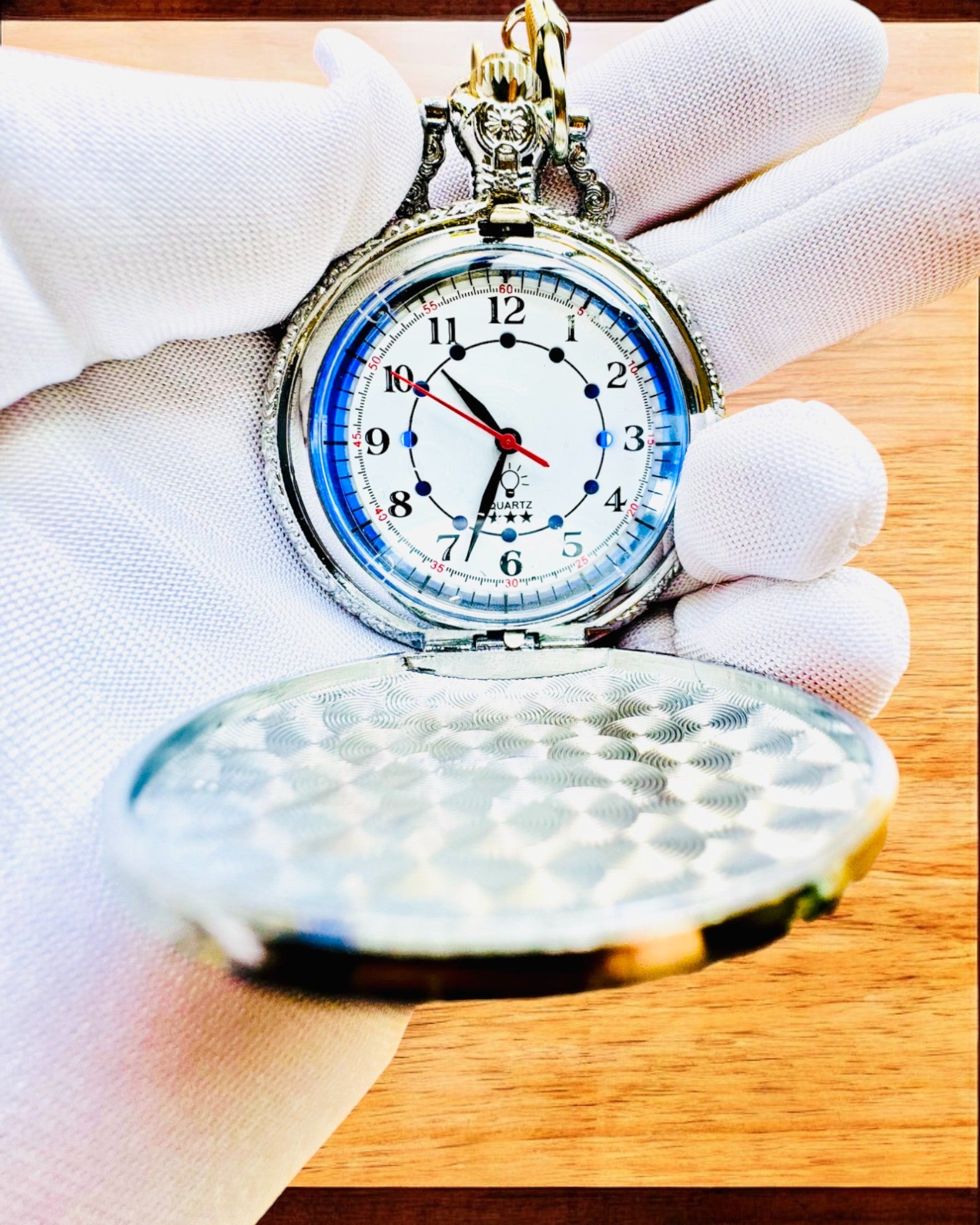 Taschenuhr "Motorrad-Elegant 2" – Gravur als Geschenk, 3 Farbvarianten