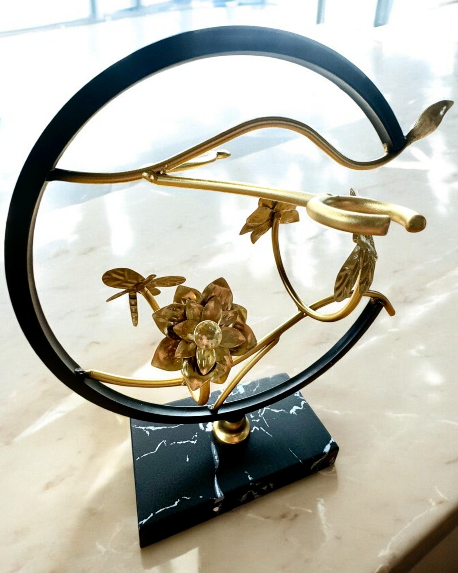 Stojak "Elegancki Owad" - pour bouteille de vin et verres, hauteur 33 cm, possibilité de personnalisation par gravure pour cadeau