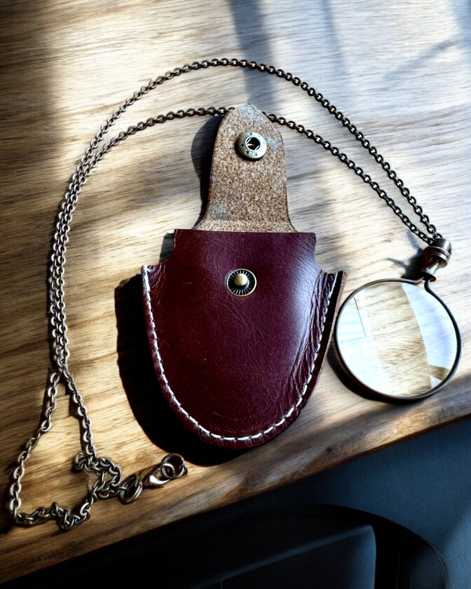 Vintage Look - Glass Magnifying Lens with Leather Case, customizable with engraving