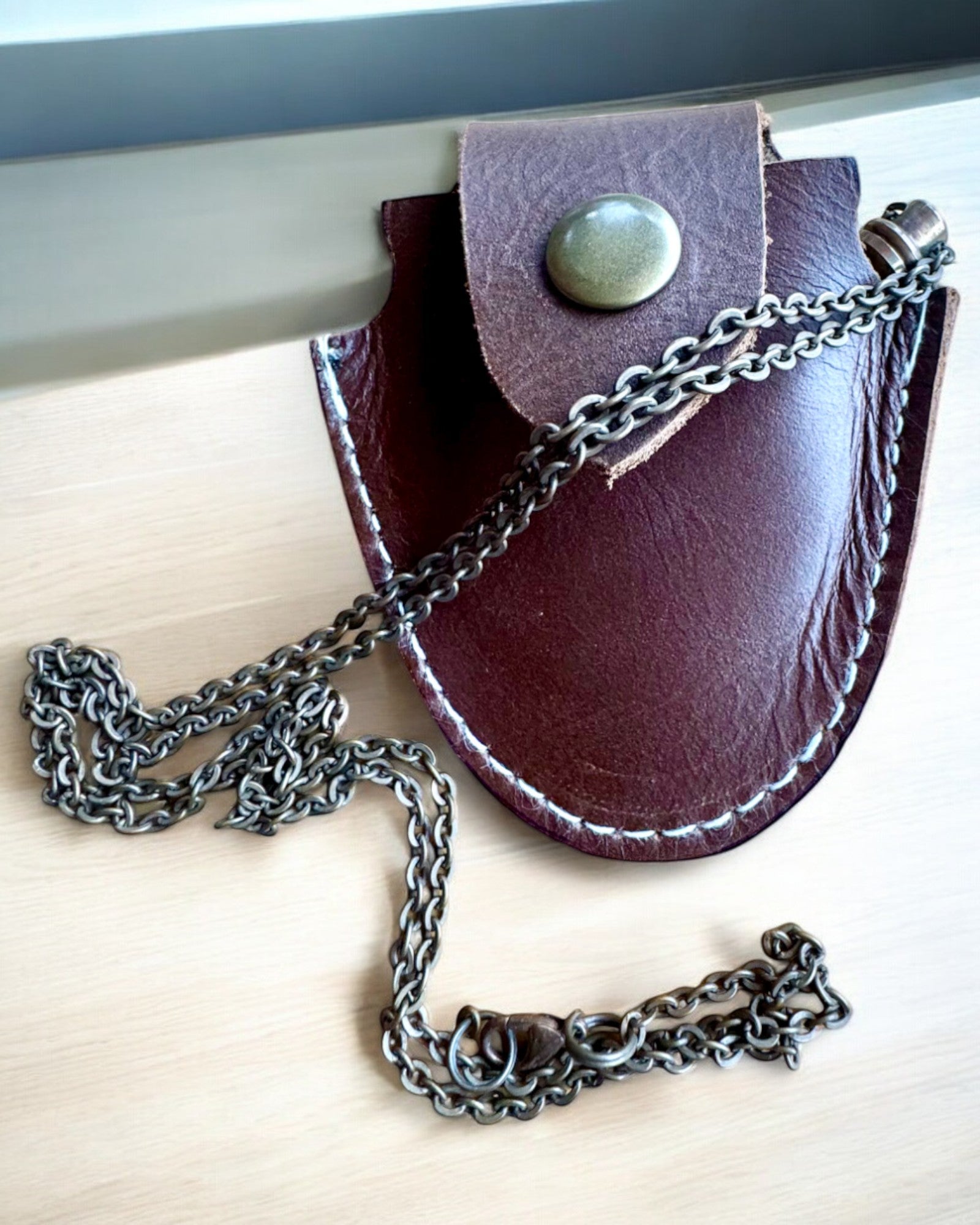 Vintage Look - Glass Magnifying Lens with Leather Case, customizable with engraving