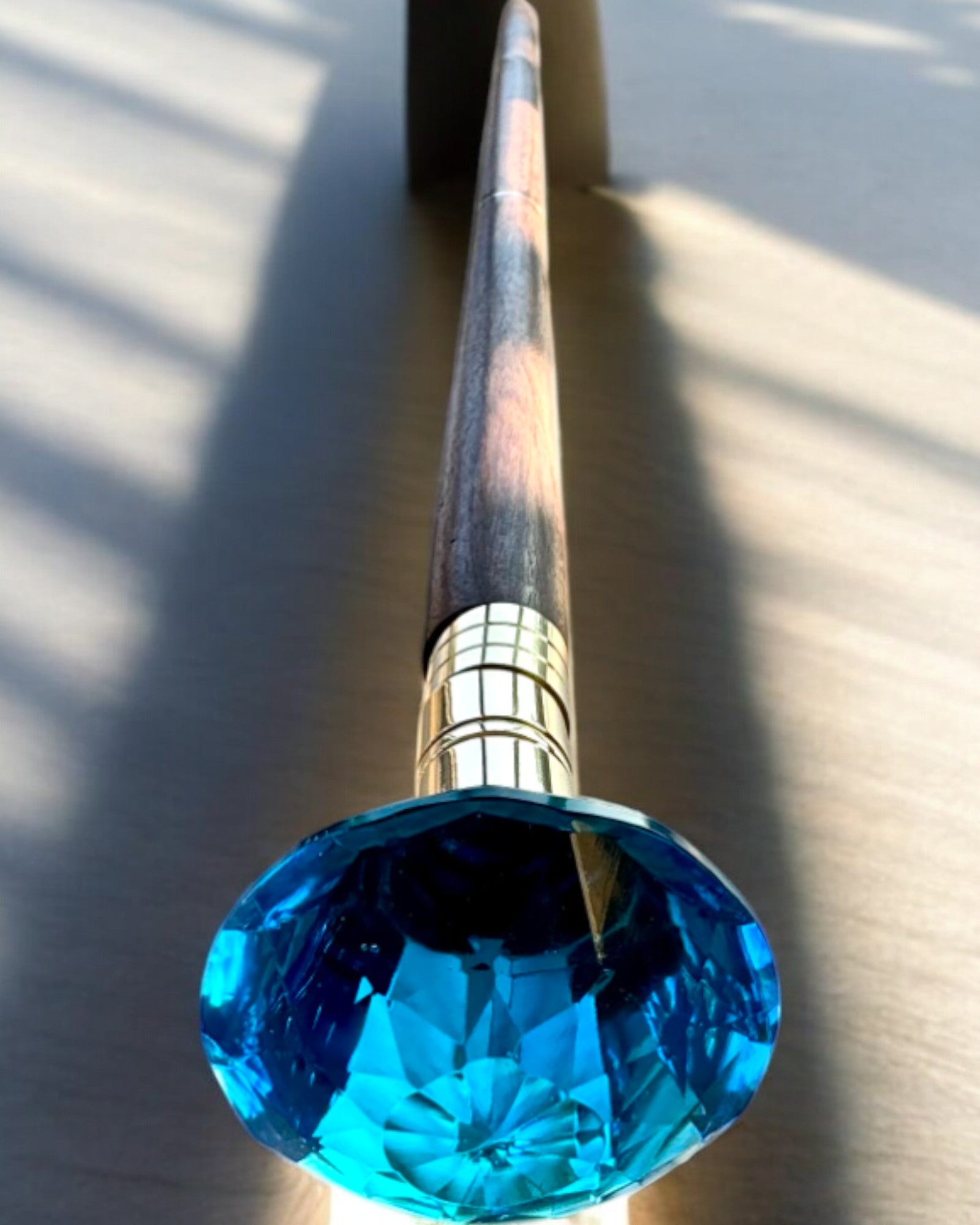 Bastone da passeggio "Diamante in bronzo" - Legno fatto a mano, possibilità di incisione