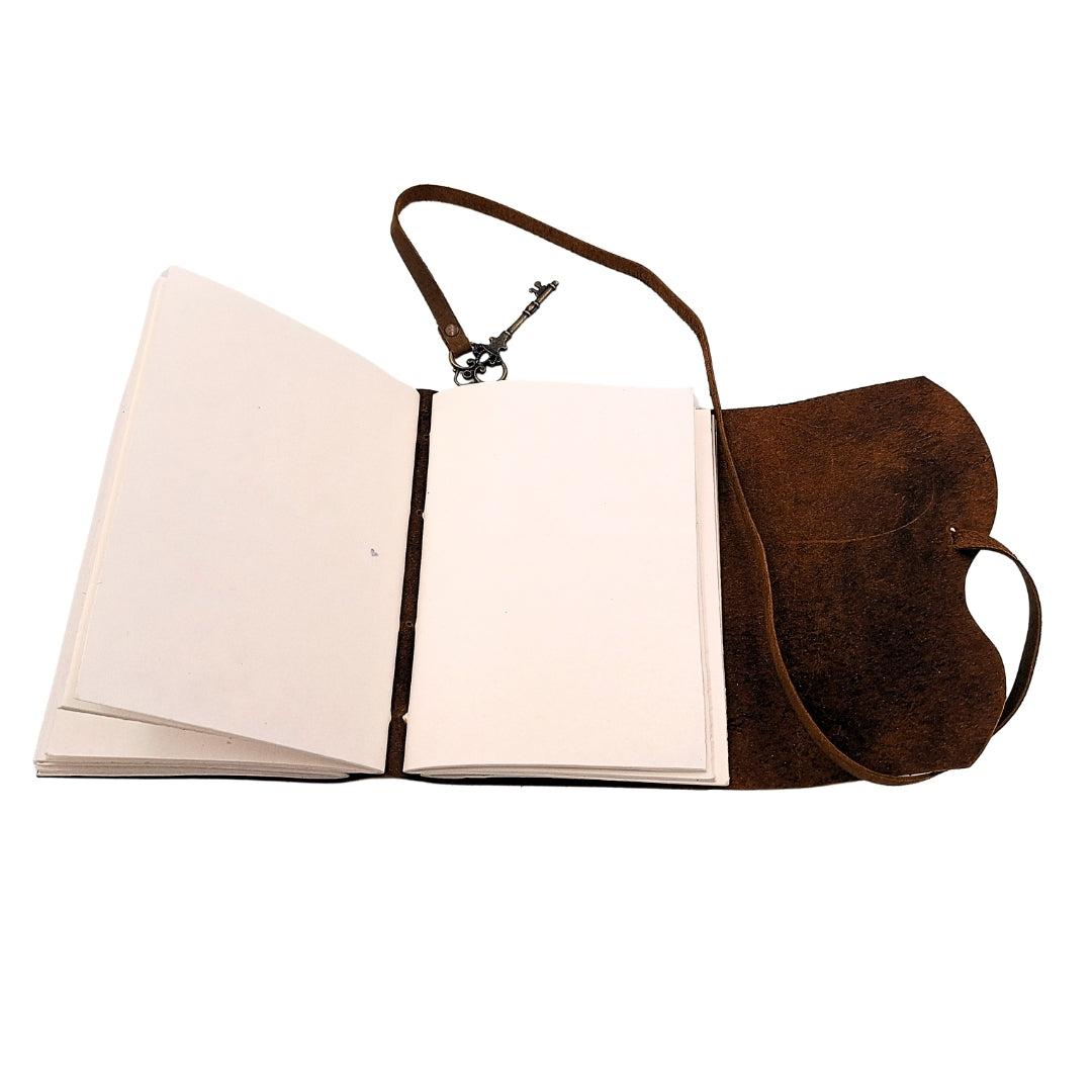 Retro-Leder-Notizbuch mit Schlüssel und Riemen, 200 Seiten, 18 x 13 cm - AH02