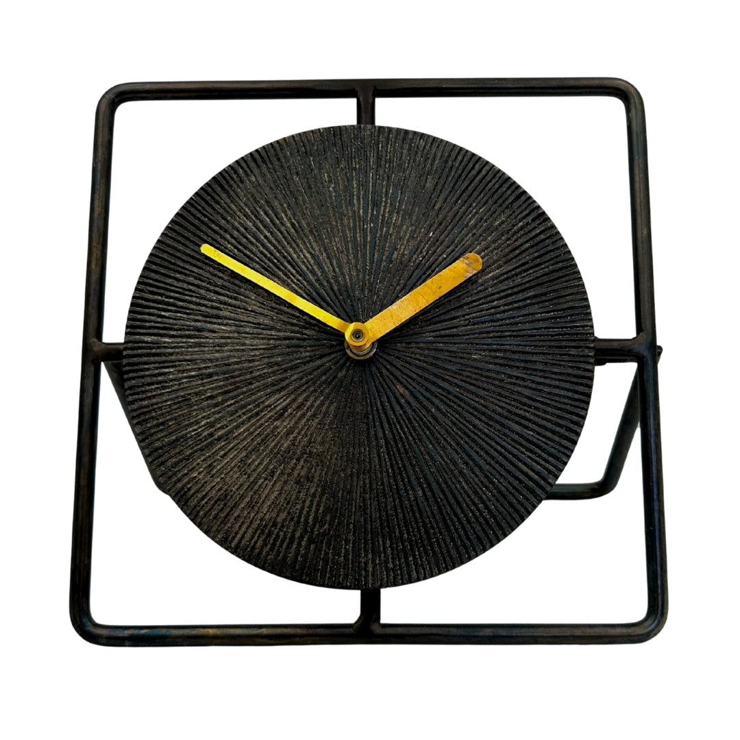 Elegante runde Metalluhr 20 cm Schwarz-Gold – 4126