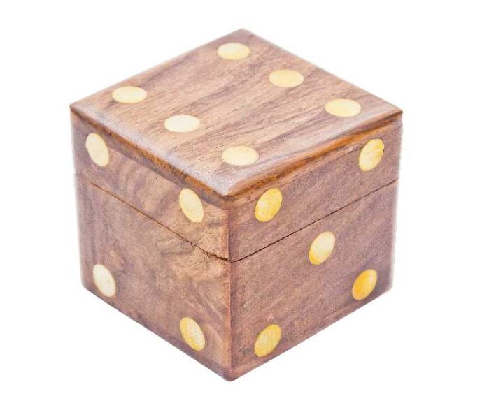 Kleine Holzspielwürfel in einer Schachtel – G150AZ
