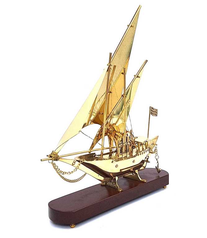 Messingschiff auf Holzsockel 43cm - N-4453