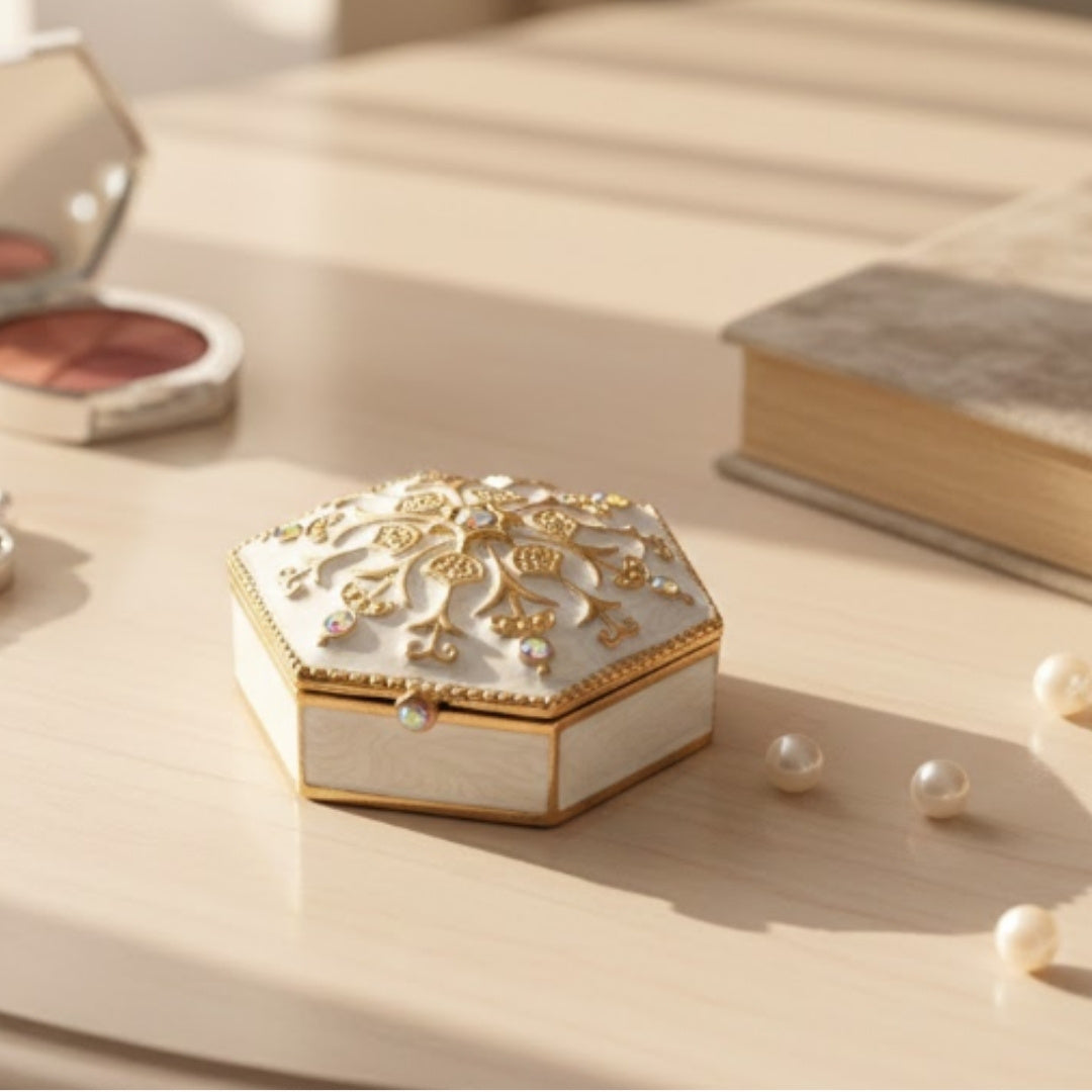 Reich verziertes kleines Geschenk-Metallkästchen mit Kristallen - B0035-08WH