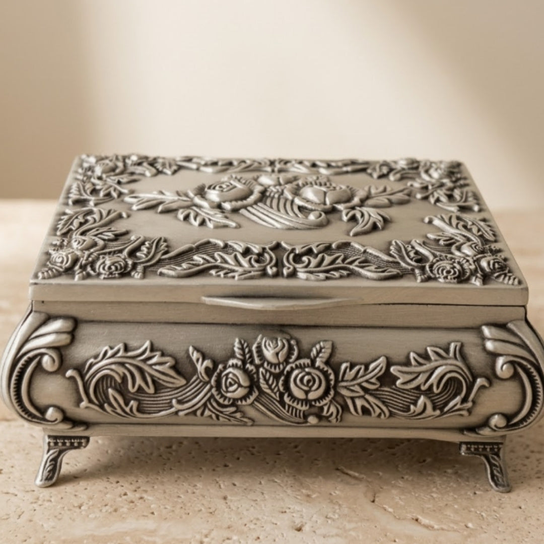 Dekorative Metall-Schatulle – 2075