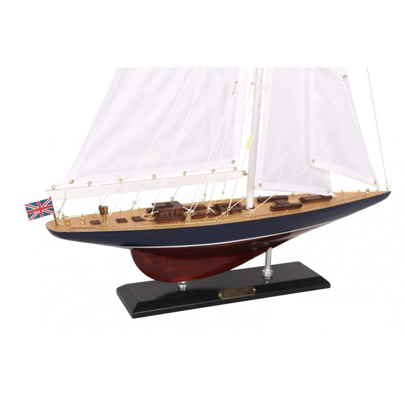 Modellreplik der Jacht Endeavour Höhe 70cm – END