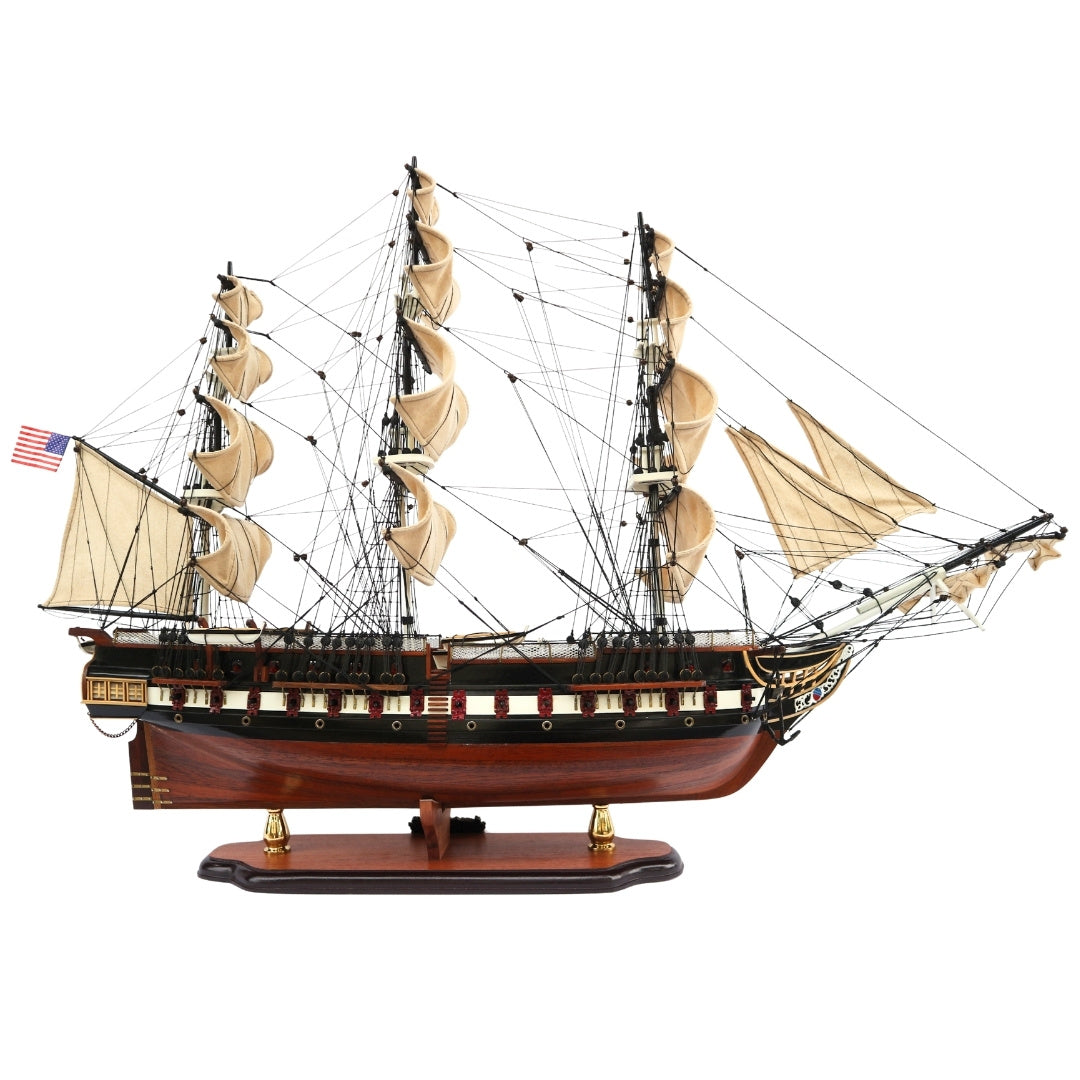 Grand modèle exclusif du voilier USS Constitution de 100cm, personnalisable par gravure