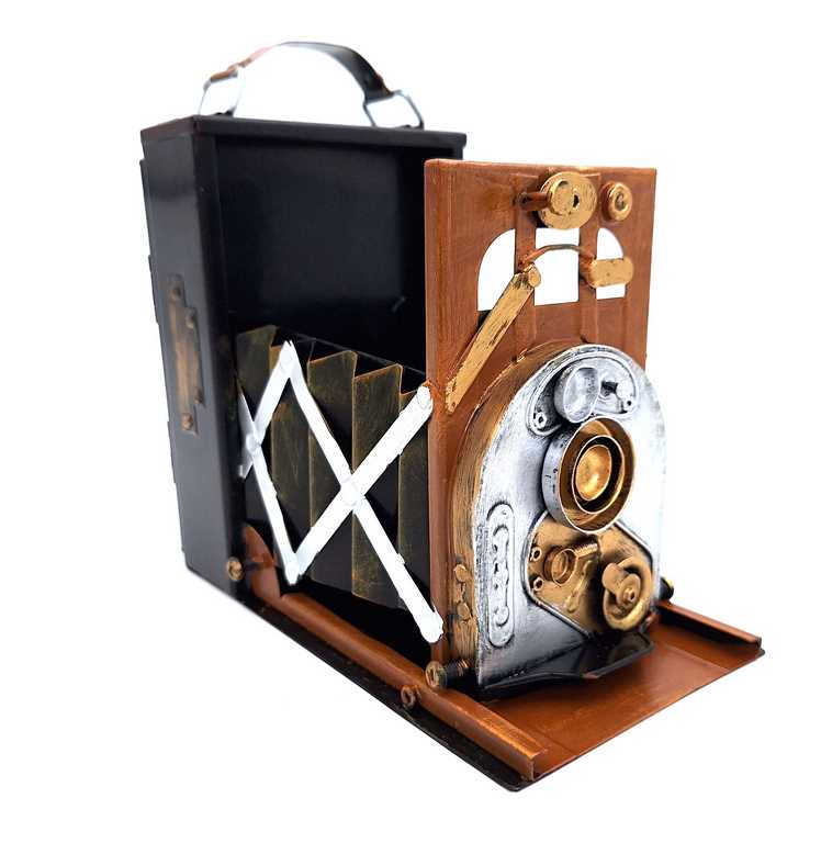 Retro-Kamera - Geschenk für Fotografen oder Filmemacher – A144