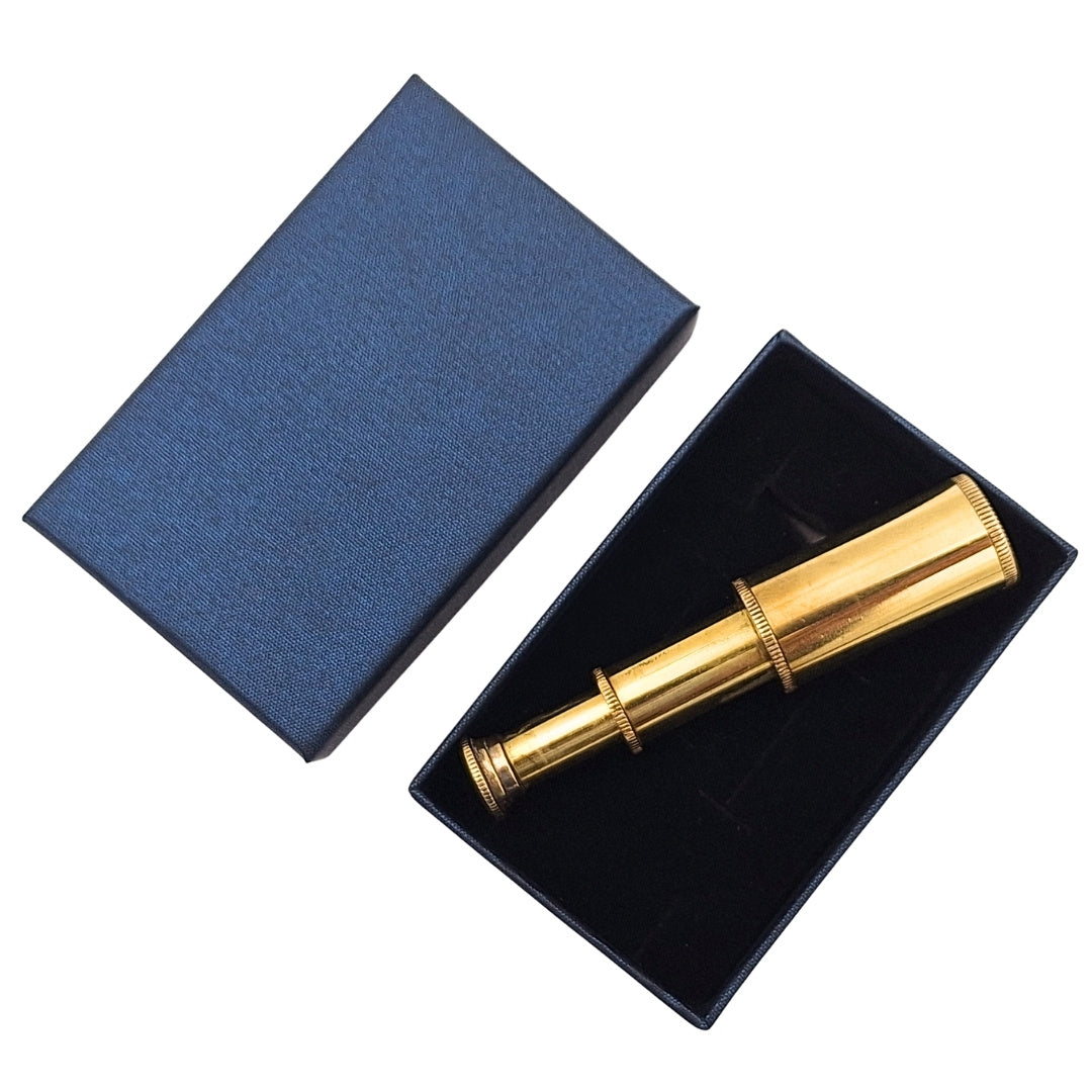 Messing-Schlüsselanhänger Fernrohr in eleganter Schachtel – Maritimes Retro-Geschenk – KEY-0016A