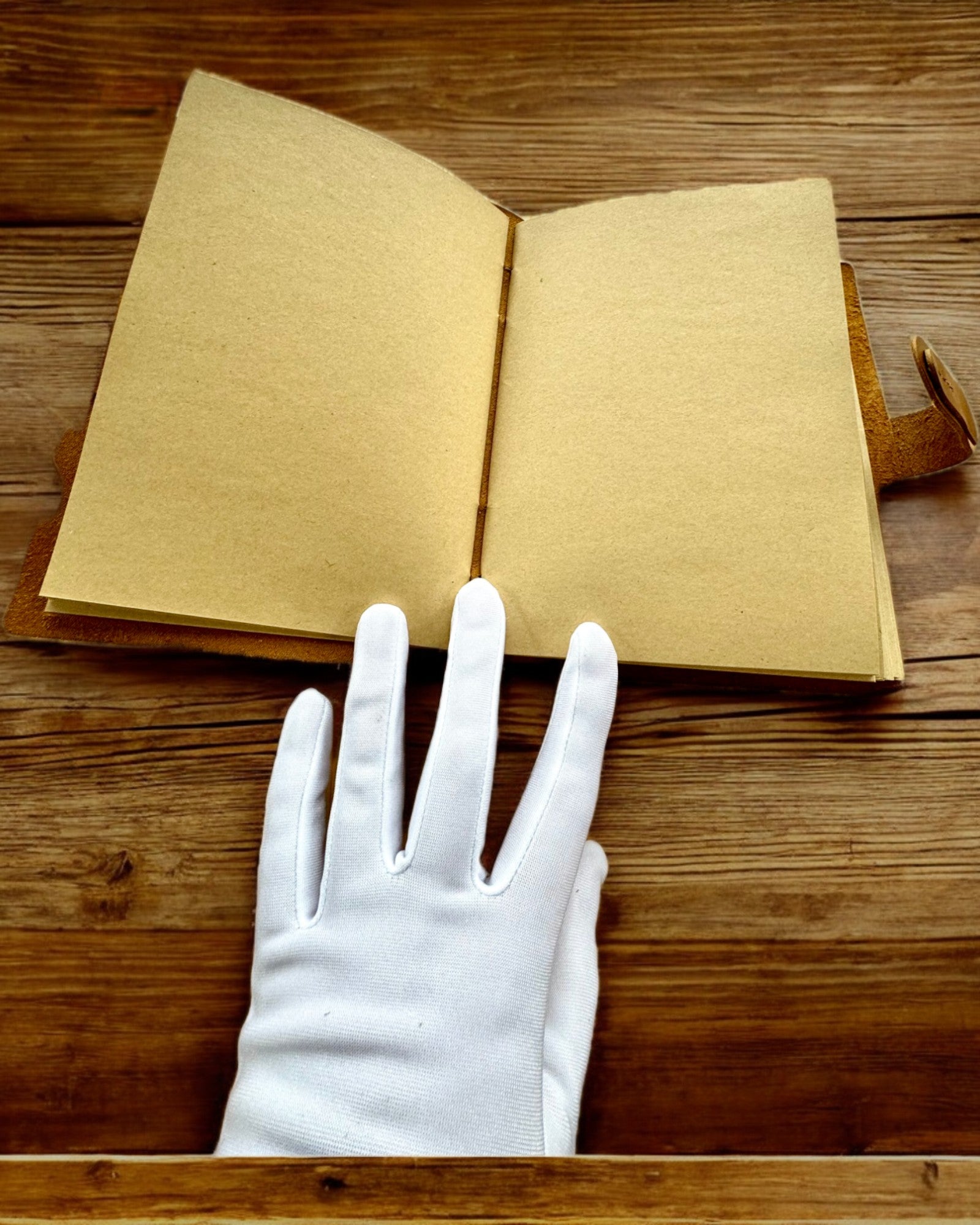 Premium-Notizbuch "RetroNotes" – Elegantes Notizbuch aus echtem Leder - 200 Seiten, 120g, Notizbuch, Skizzenbuch, Farbe Braun, Personalisierung mit Gravur