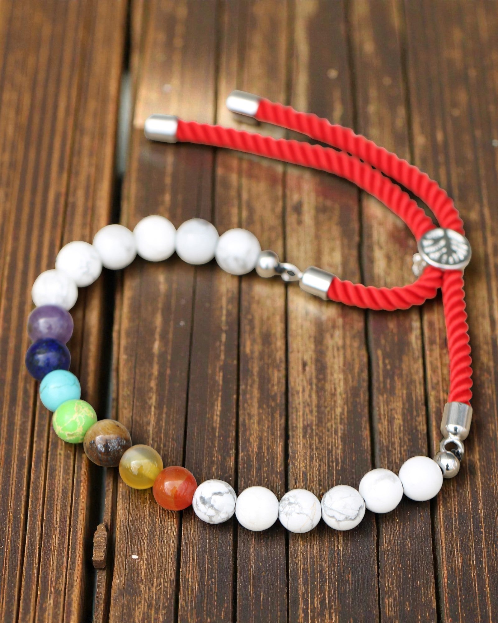 Royal Harmony Chakra – Bracelet en howlite blanche et argent 925 sur cordon rouge