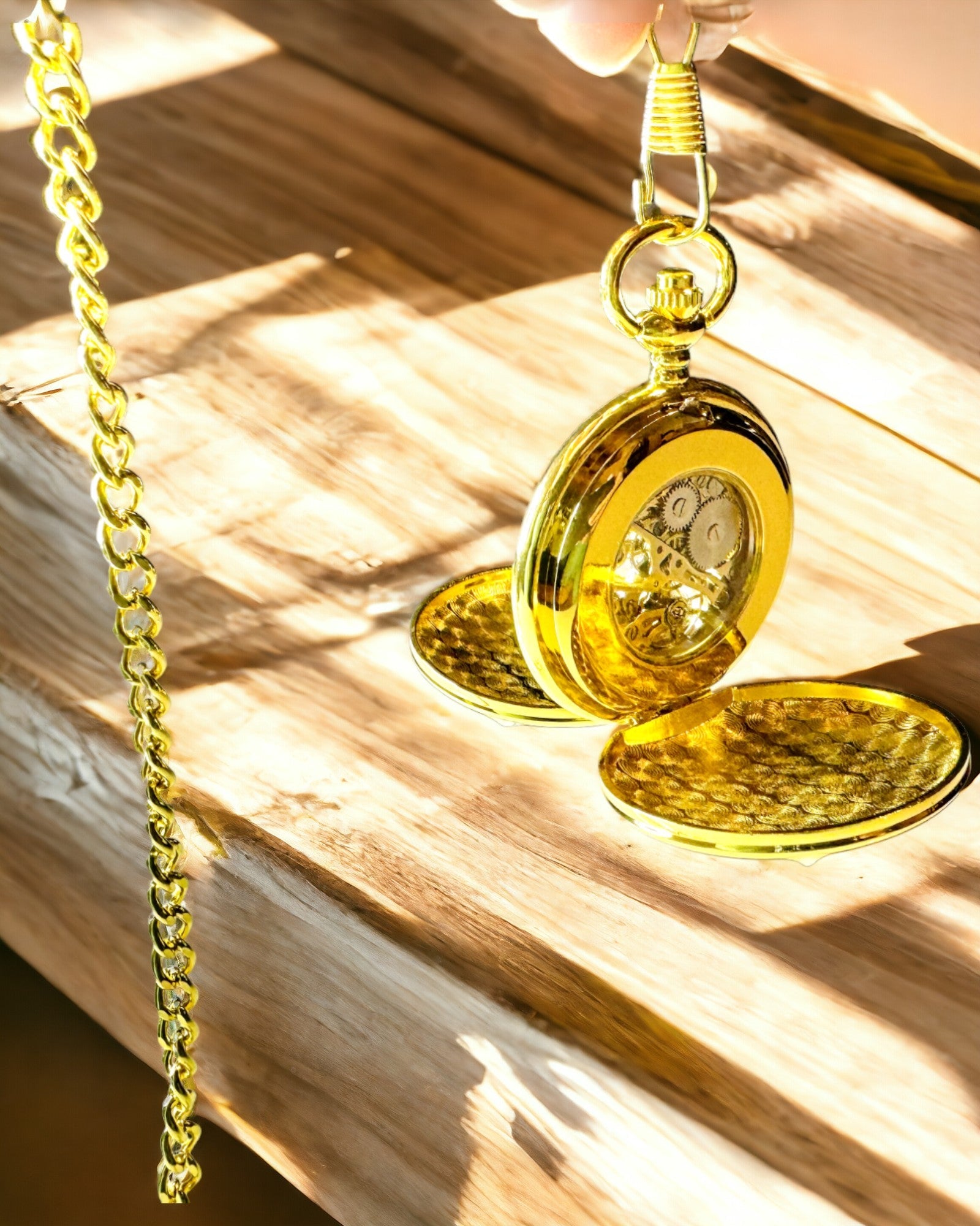 Orologio da Tasca Meccanico Classico con Doppio Coperchio, Manuale, Colore Oro, con Incisione