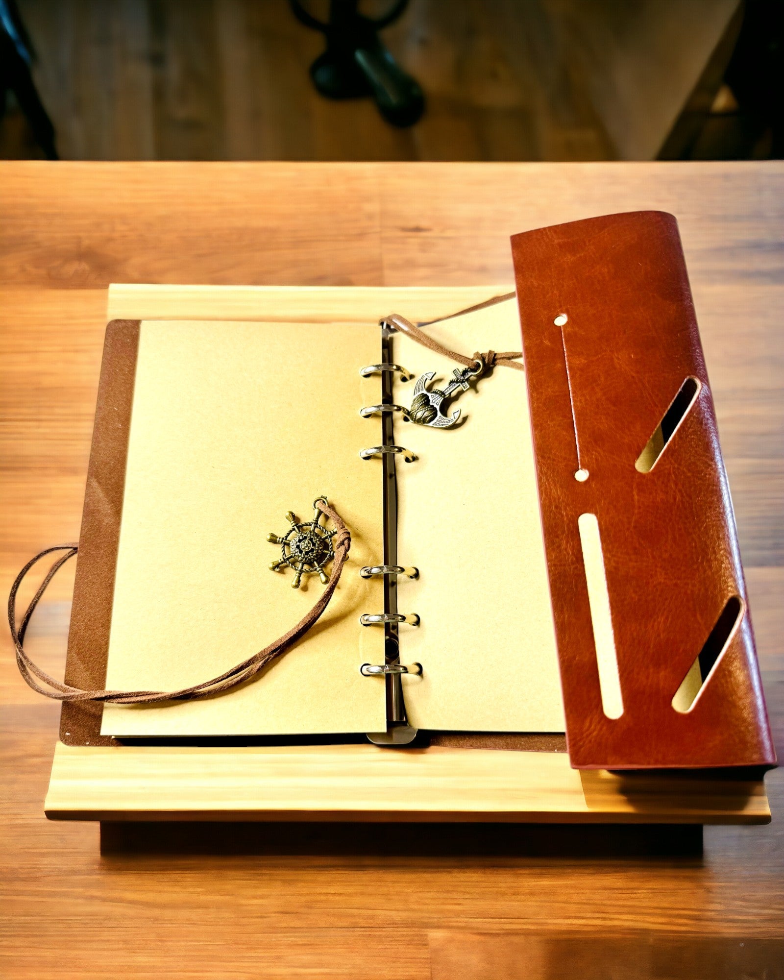 Taccuino Nautico Vintage formato A6 o A7 - con Motivo Bussola e Pagine Cuscinetto - Disponibile in diverse Varianti di Colore, possibilità di incisione