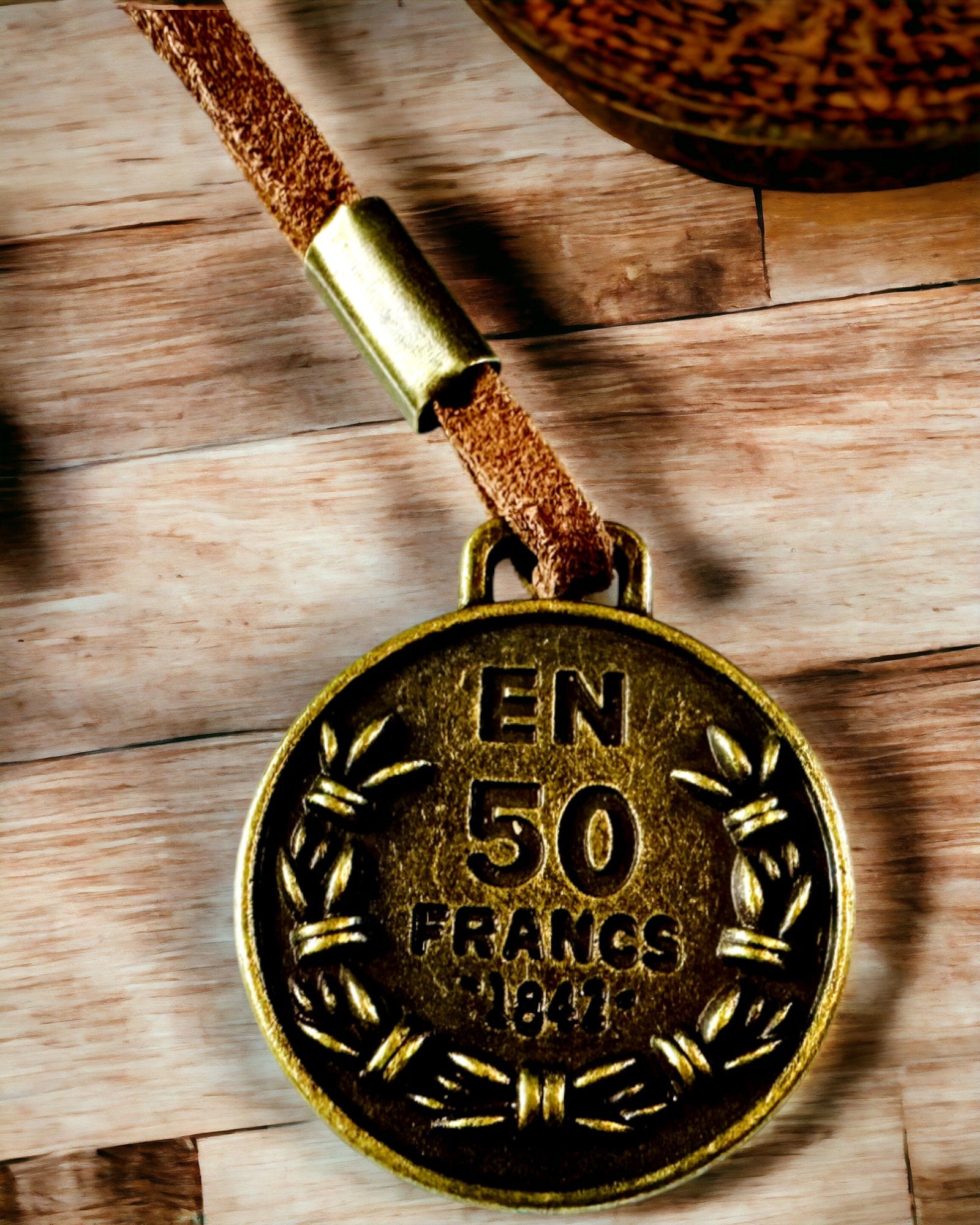 Retro Dunkelbraunes Lederetui mit Schatzkartenmotiv - Elegante Tasche zur Aufbewahrung von Schreibschätzen