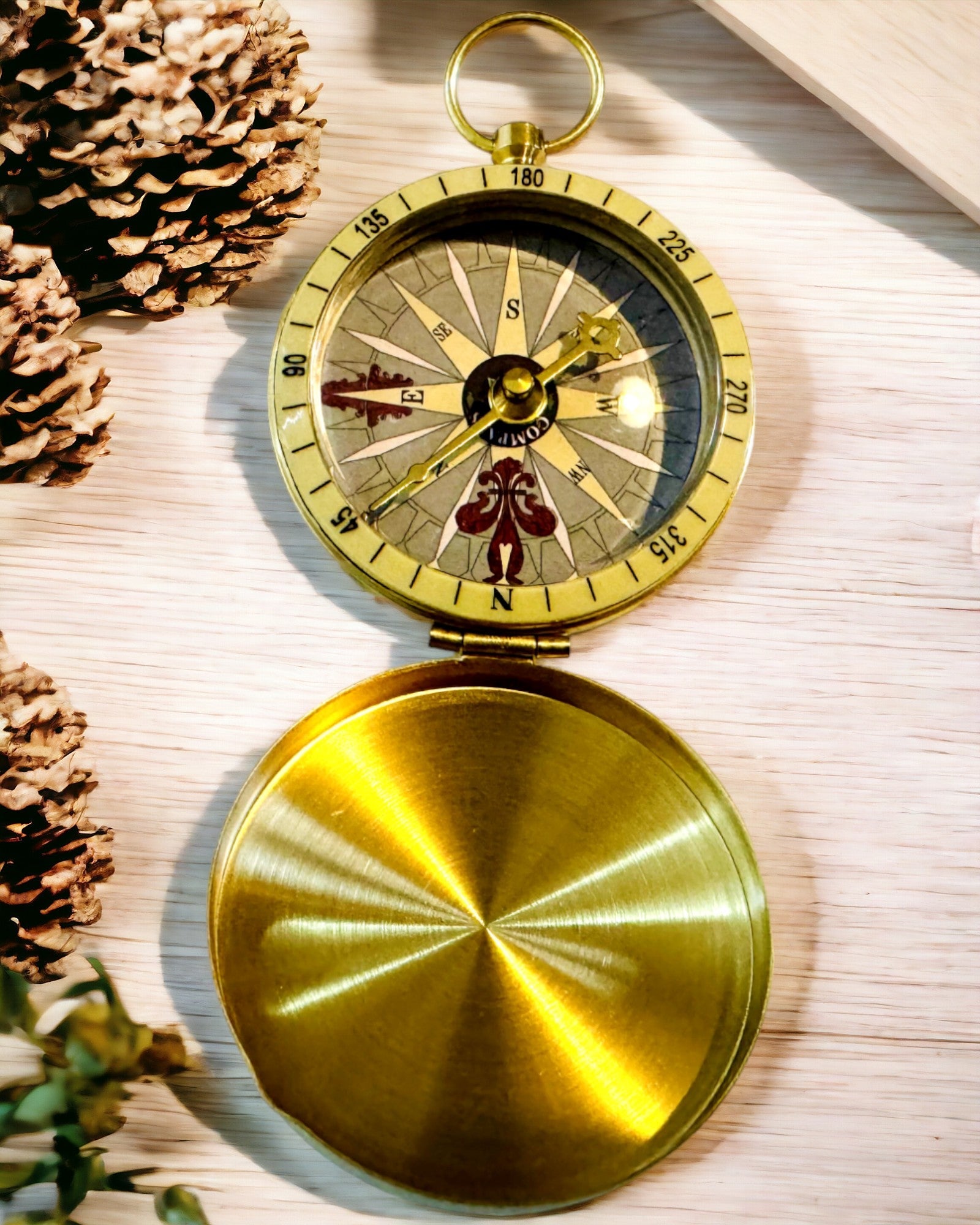 Retro Style Navigation Compass – Portable and Precise Direction-Finding Instrument for Travelers and Explorers. Engraving, personalization.