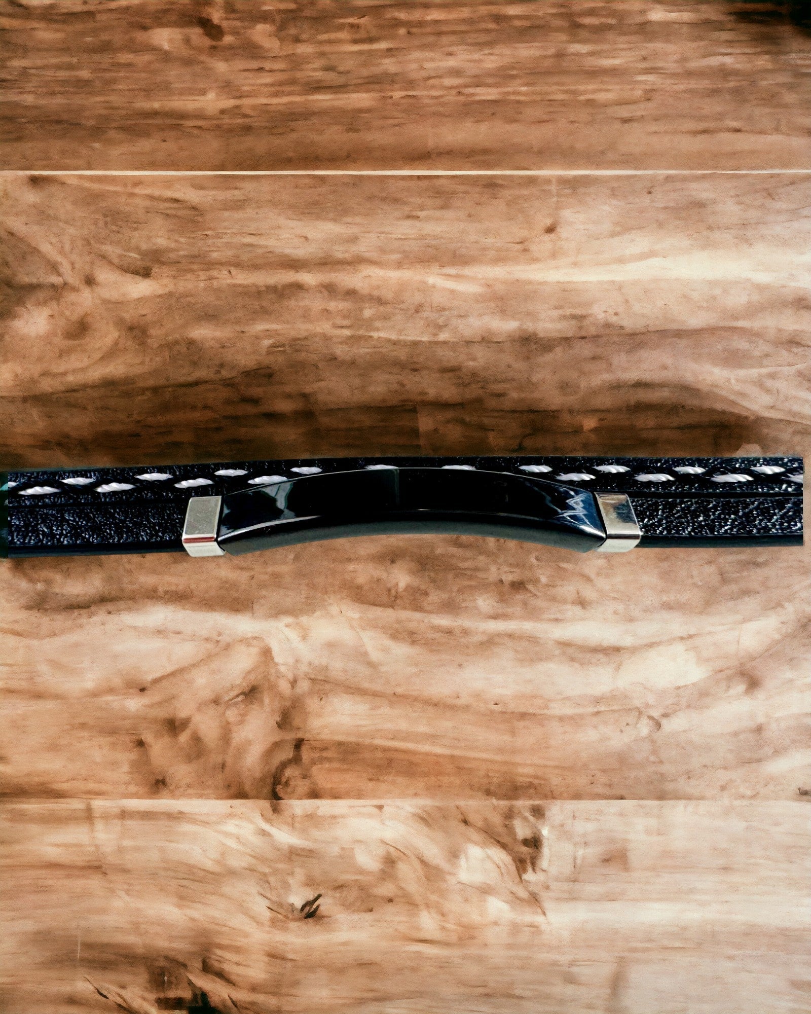 Braccialetto Sportivo in Pelle PU e Acciaio Inossidabile con Possibilità di Incisione – 3 Colori