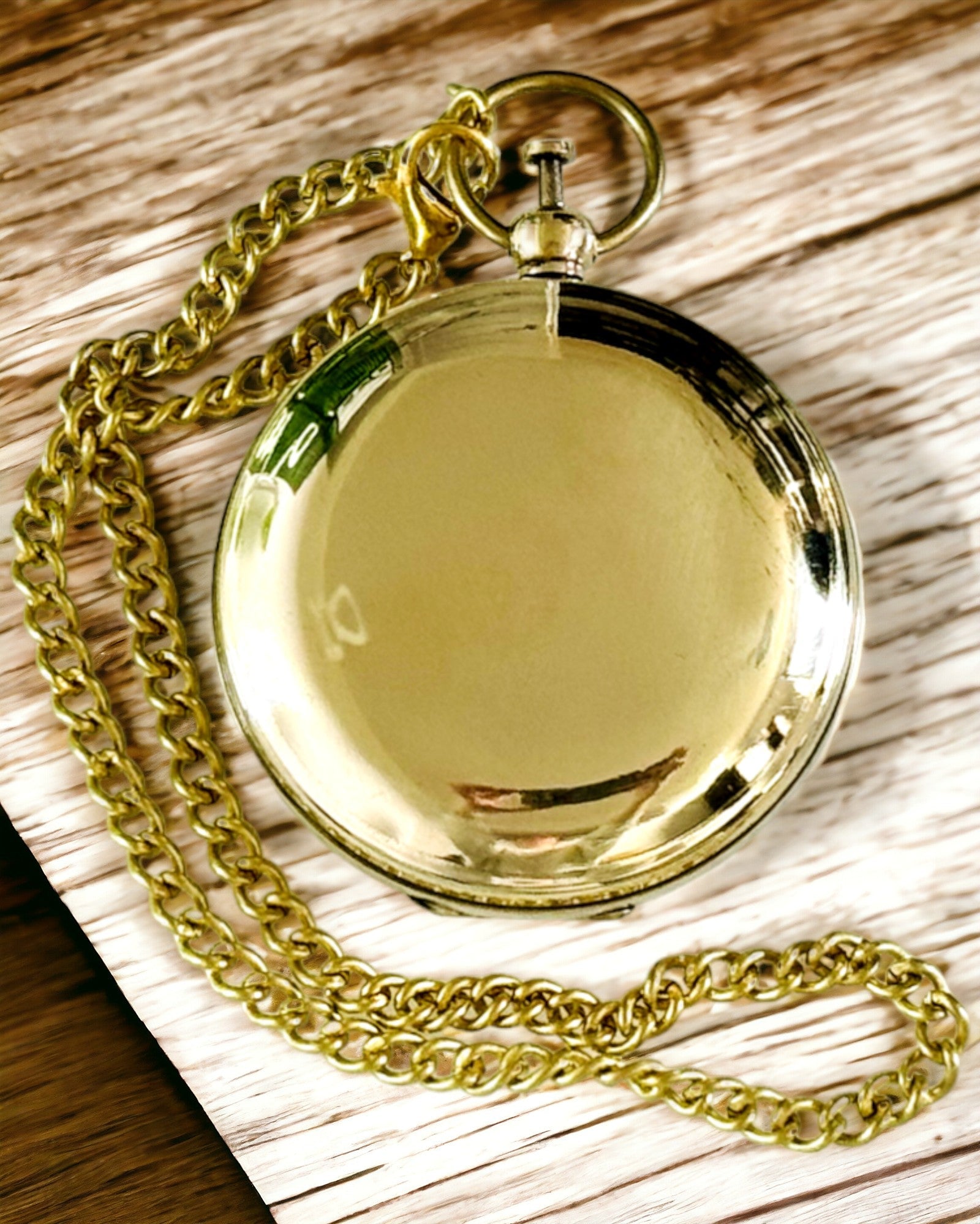 Kompass in goldener Farbe Abenteuer – Eleganter Entdecker Navigator