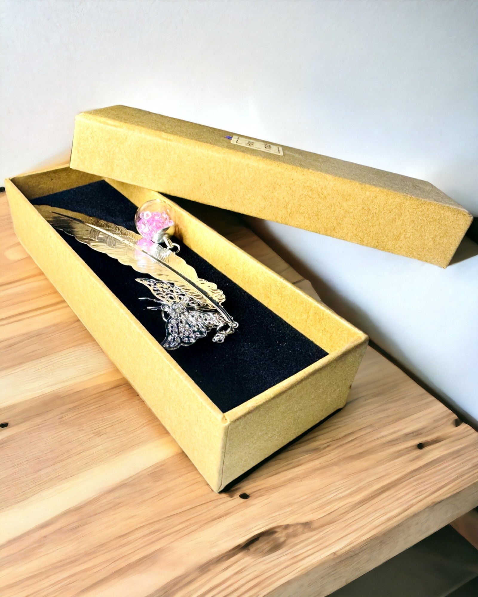 Segnalibro Creativo in Stile Retrò con Motivo di Piuma e Farfalla – Elegante Regalo per mamma, insegnante, Promozionale, Colore Argento/rosa