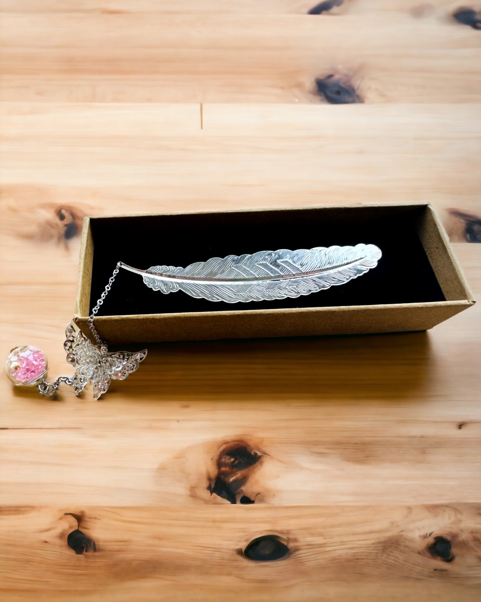 Segnalibro Creativo in Stile Retrò con Motivo di Piuma e Farfalla – Elegante Regalo per mamma, insegnante, Promozionale, Colore Argento/rosa