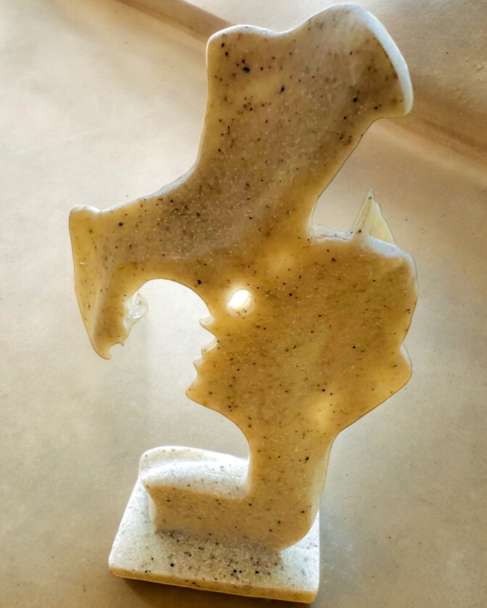 Figurina "Eleganza in Pietra" colore bianco - altezza 13,5 cm, Decorativa con Opzione di Incisione